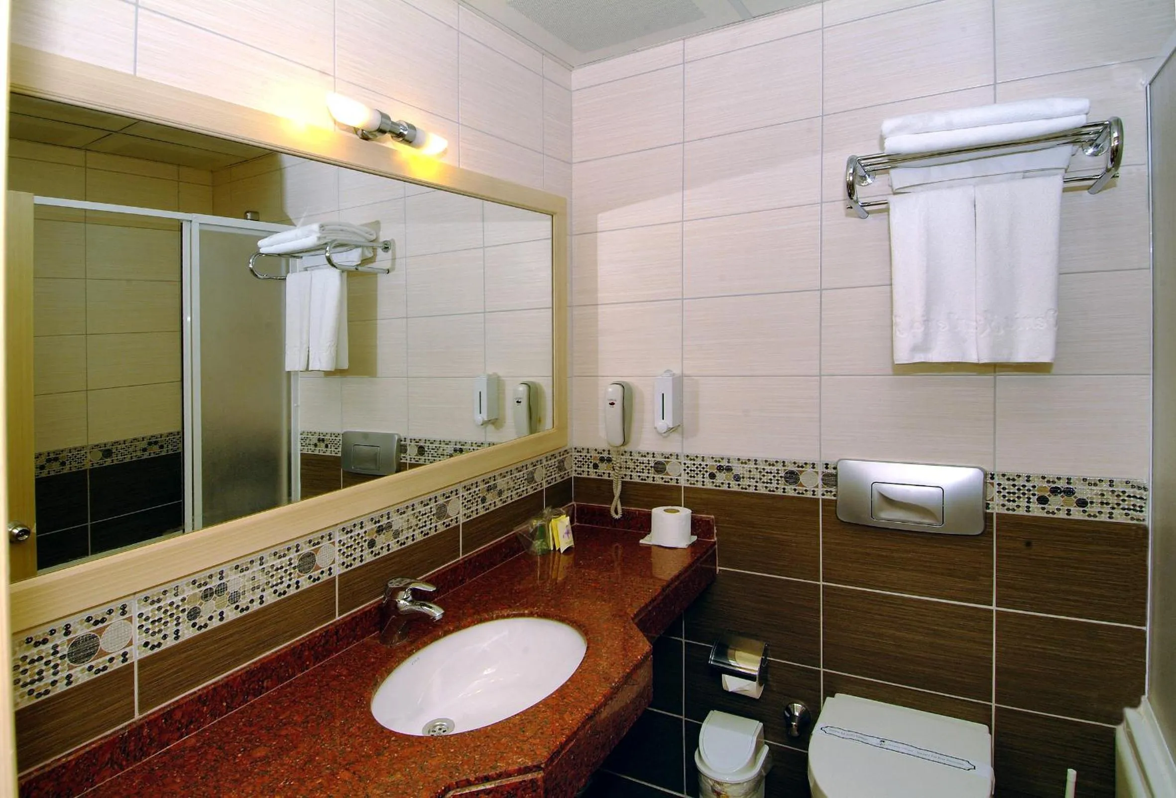 Shower in Gardenia Beach Hotel