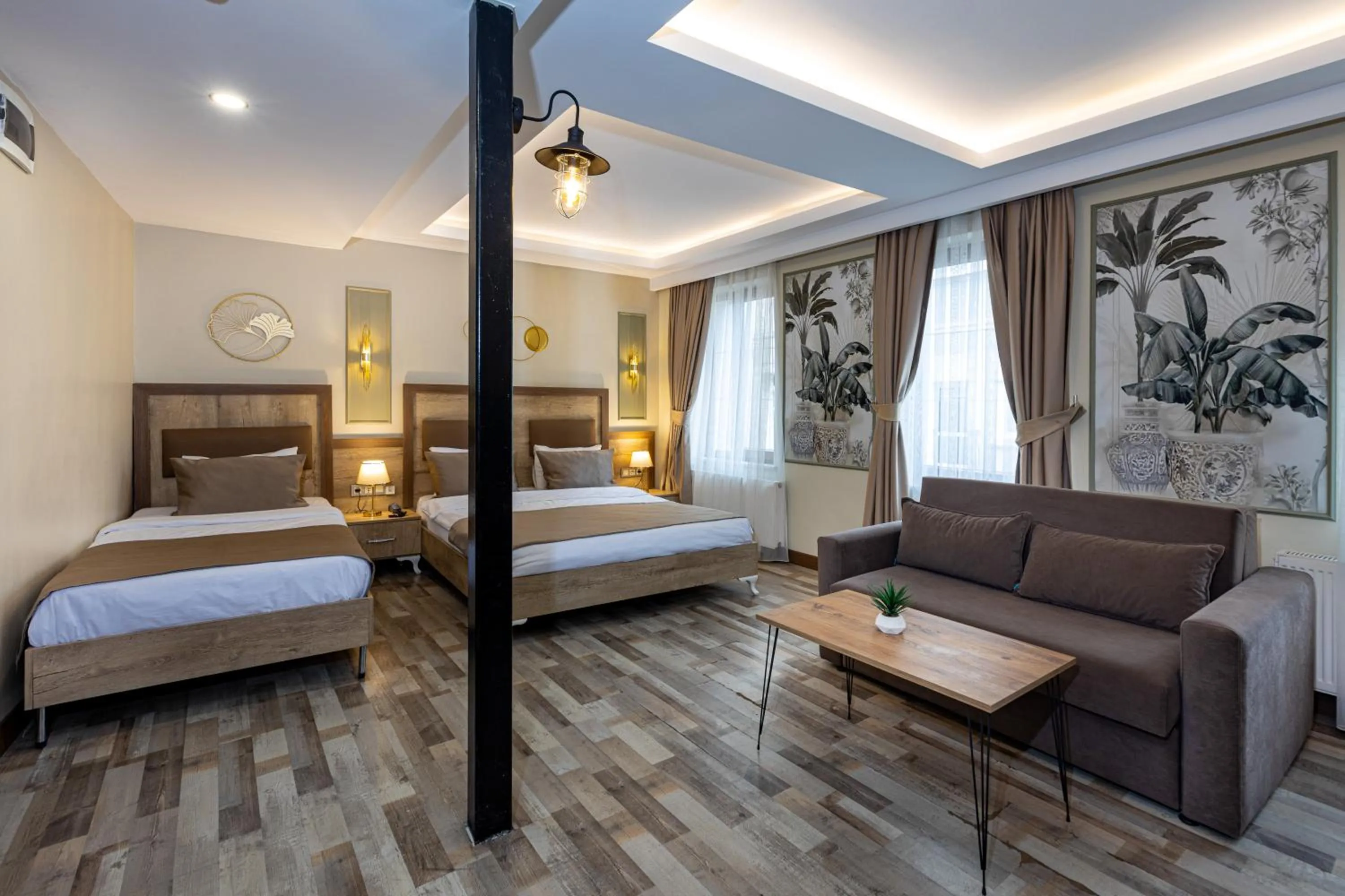 Bed in LINNGA HOTEL & SUITE