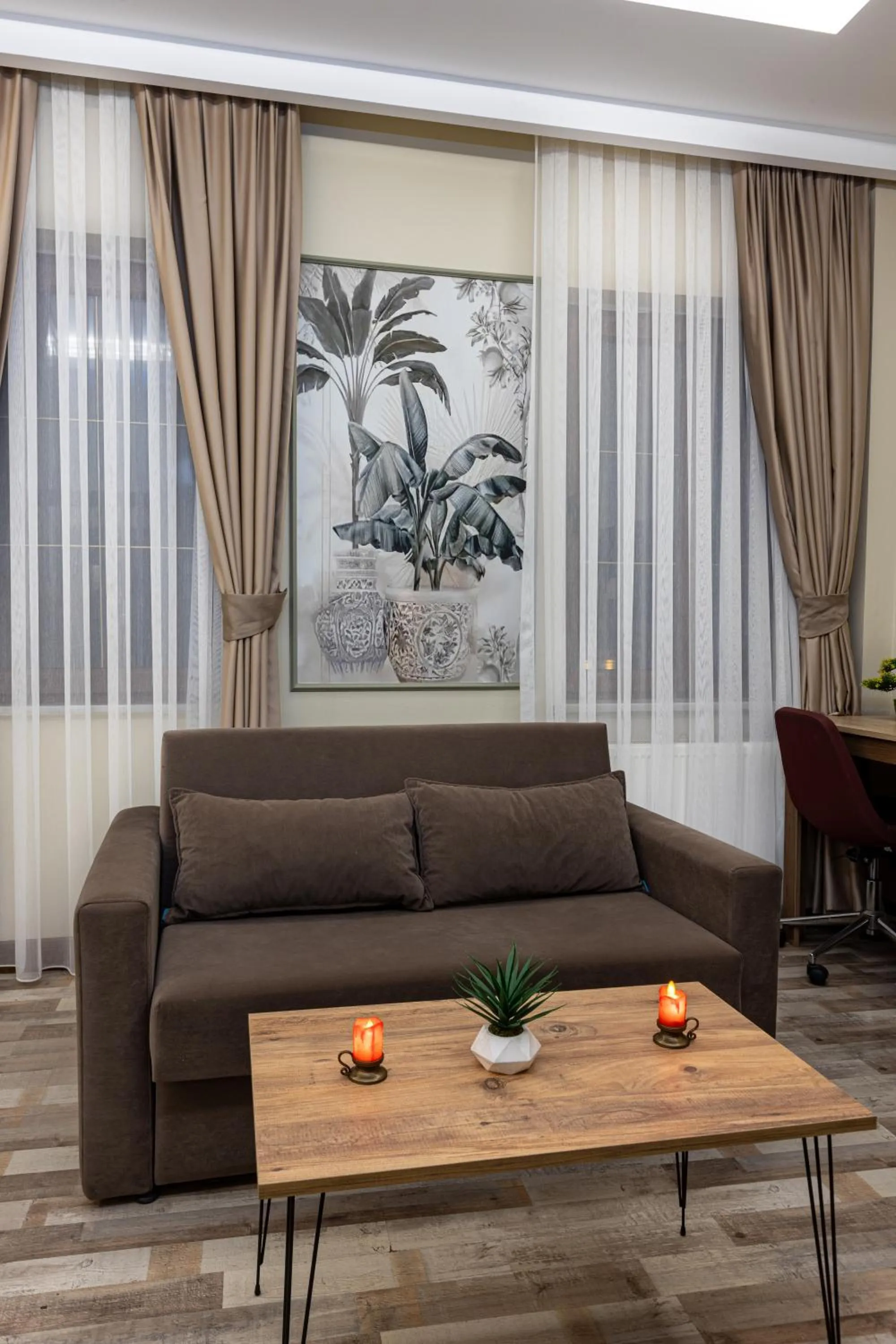 Seating area in LINNGA HOTEL & SUITE