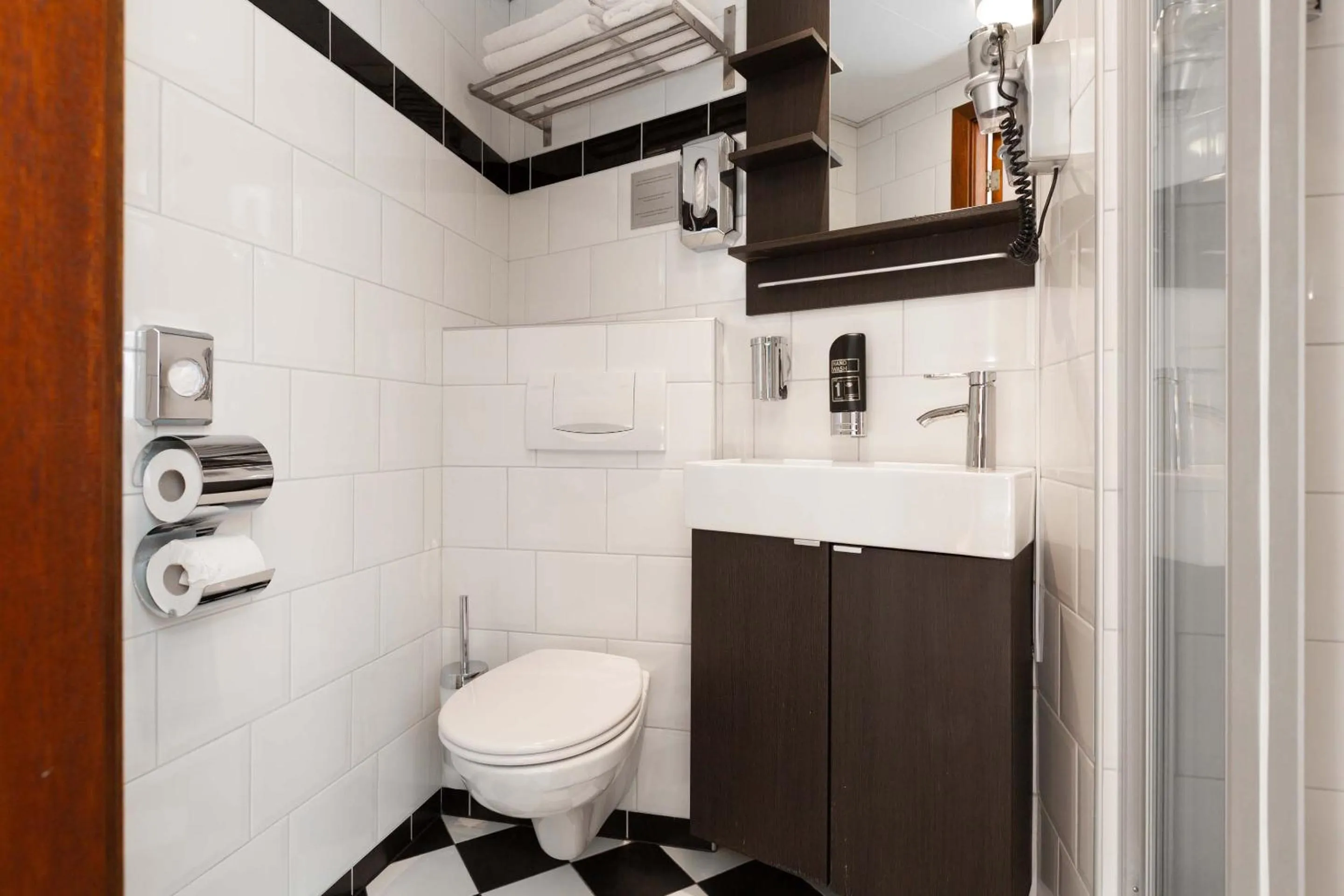 Bathroom in Strandhotel Scheveningen