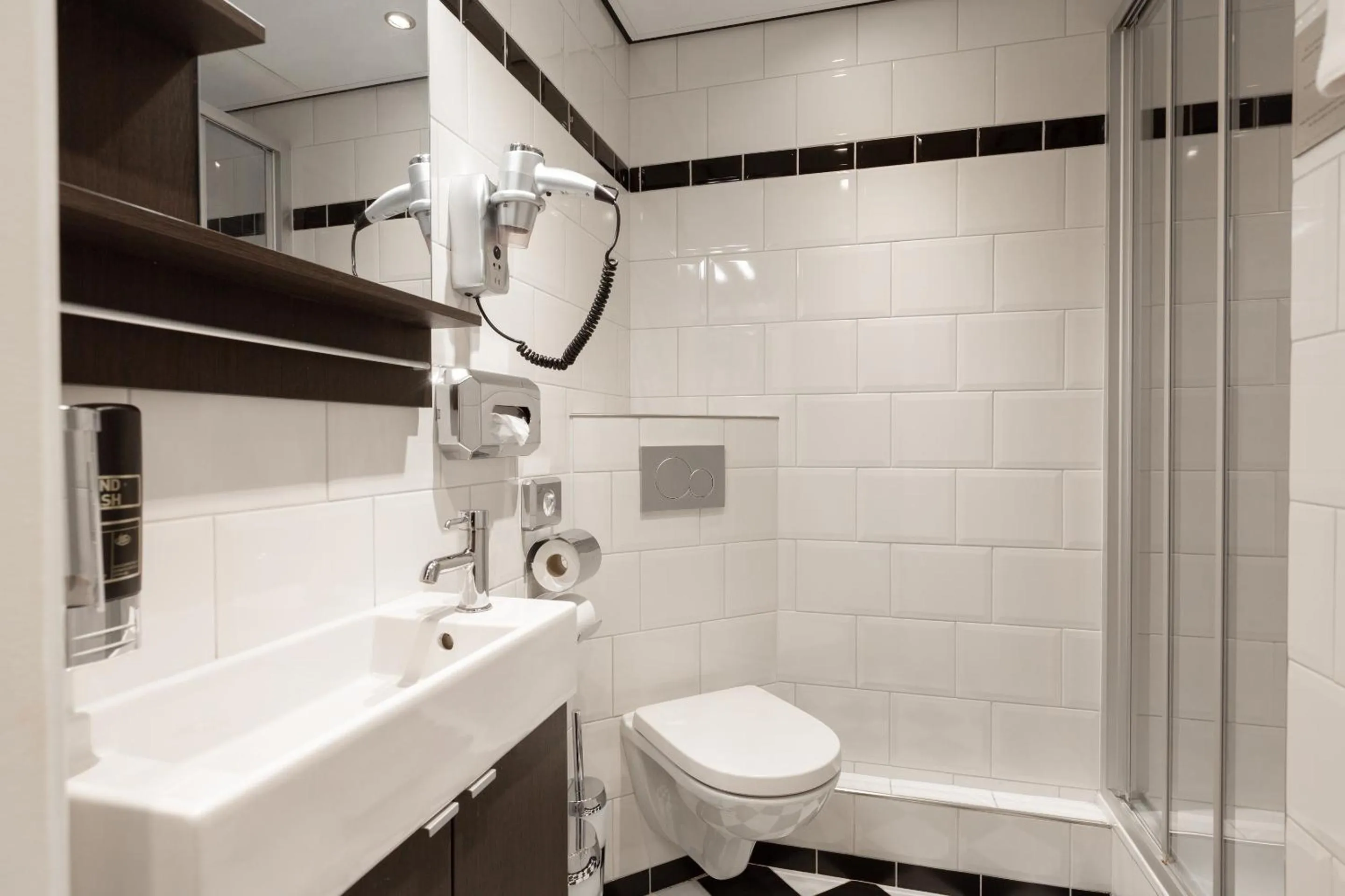 Bathroom in Strandhotel Scheveningen