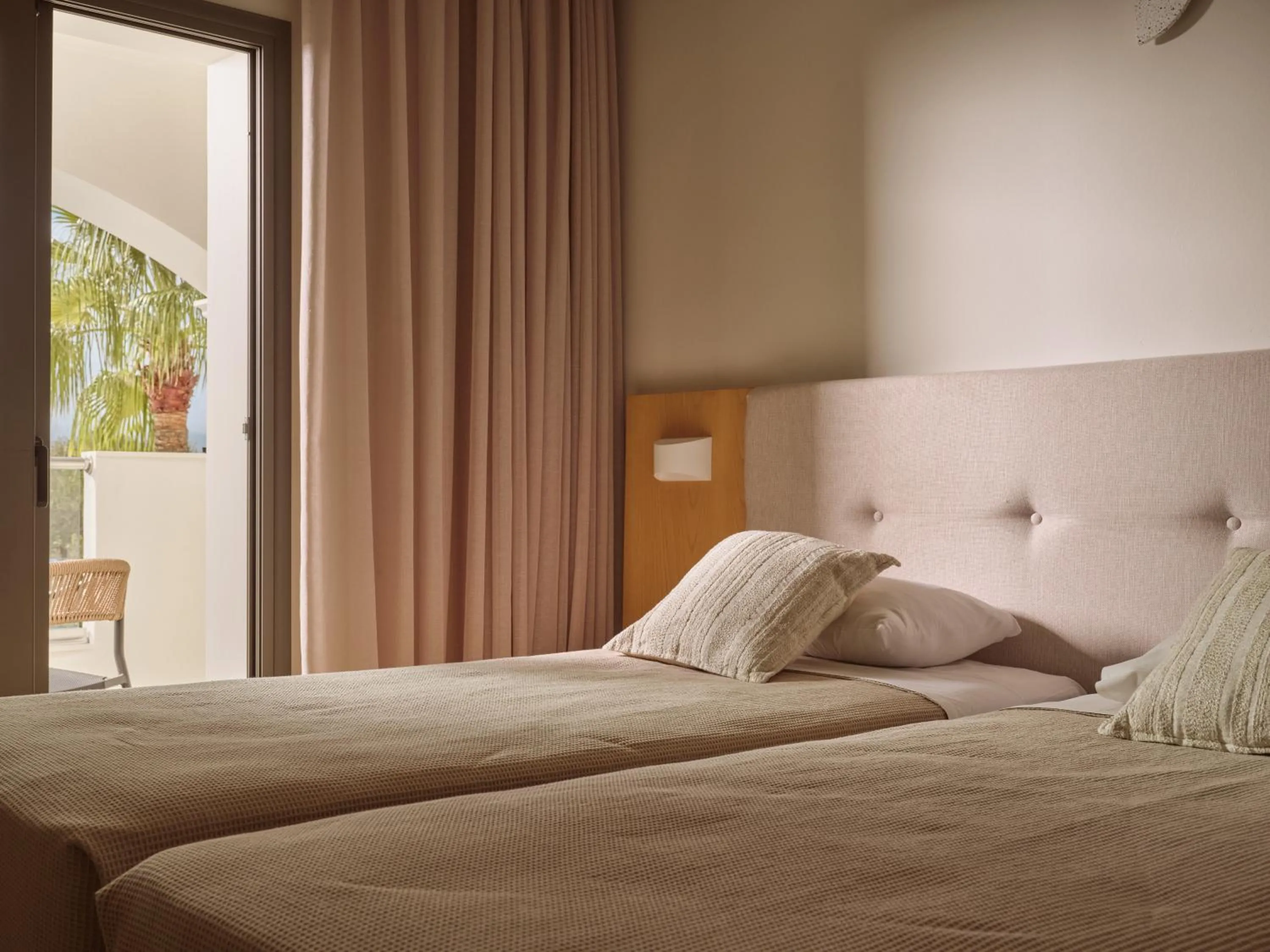 Bedroom, Bed in Zante Atlantis Hotel