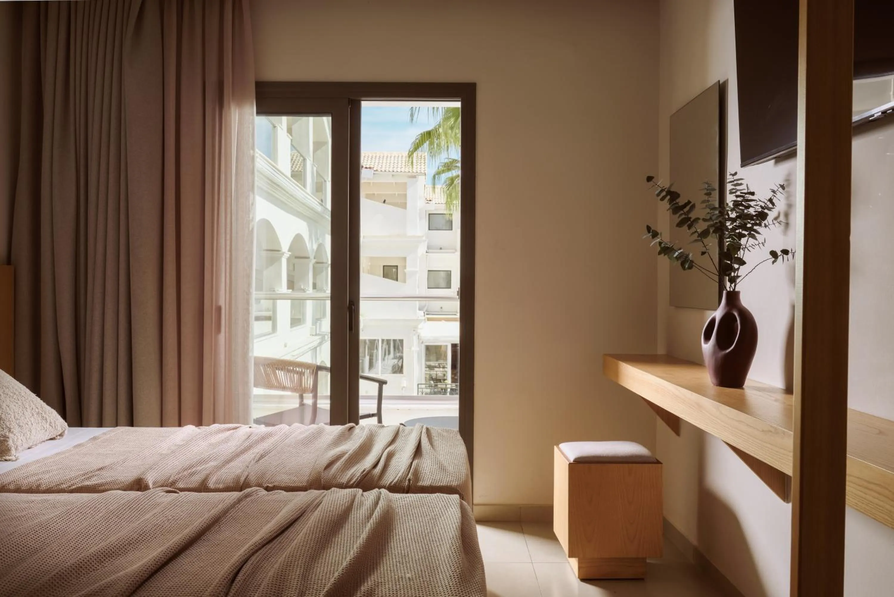 Bedroom, Bed in Zante Atlantis Hotel