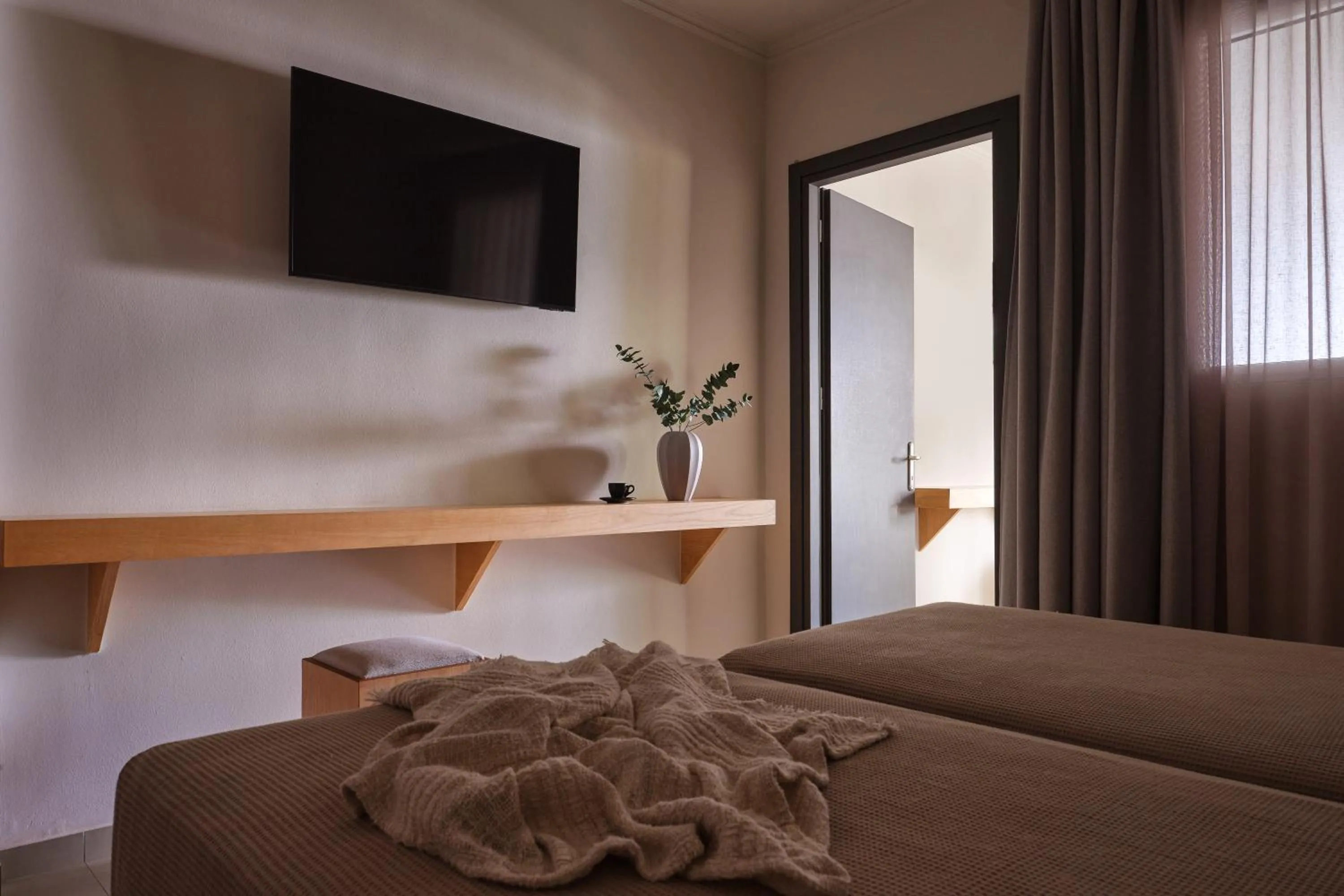 Bedroom, Bed in Zante Atlantis Hotel