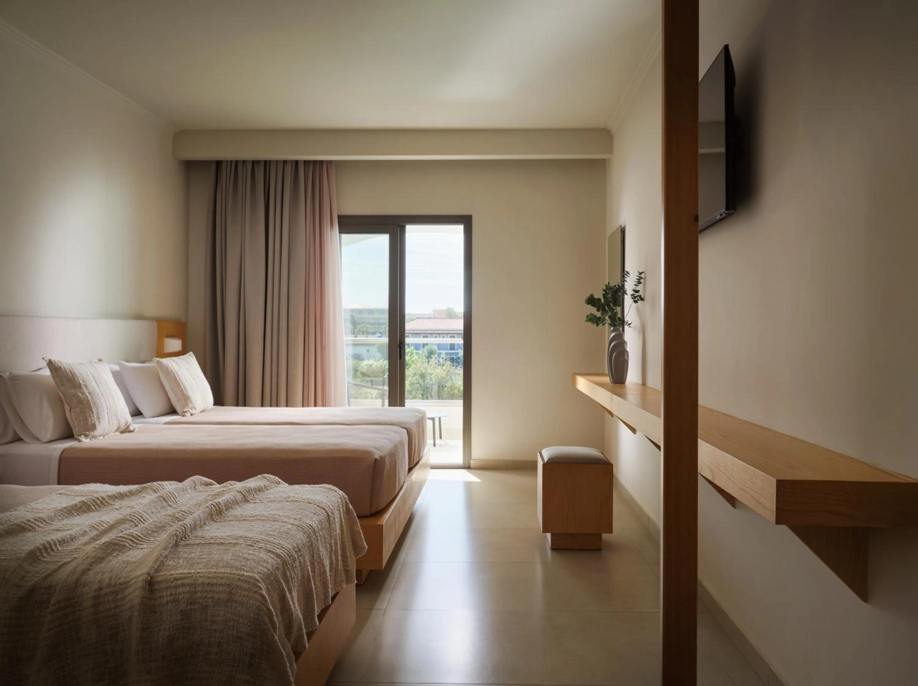 Bedroom, Bed in Zante Atlantis Hotel