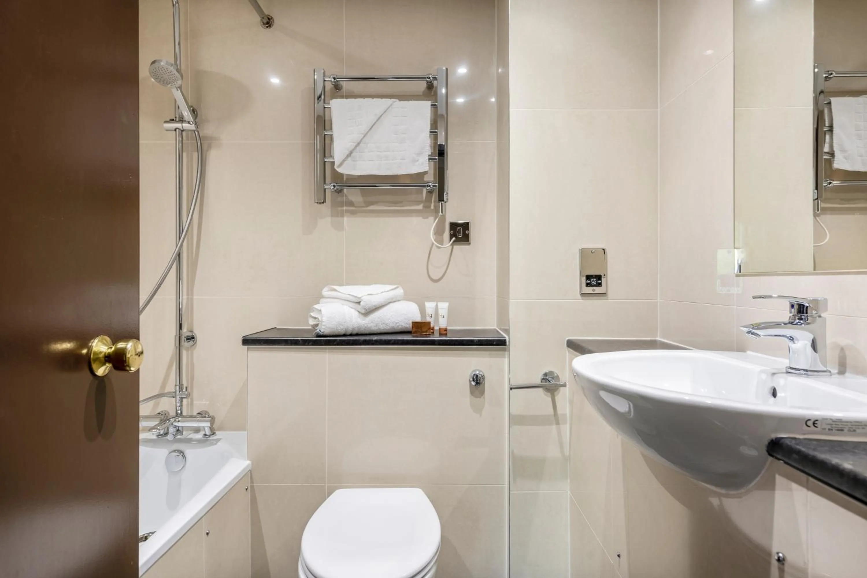 Bathroom in Dragonfly Hotel King's Lynn