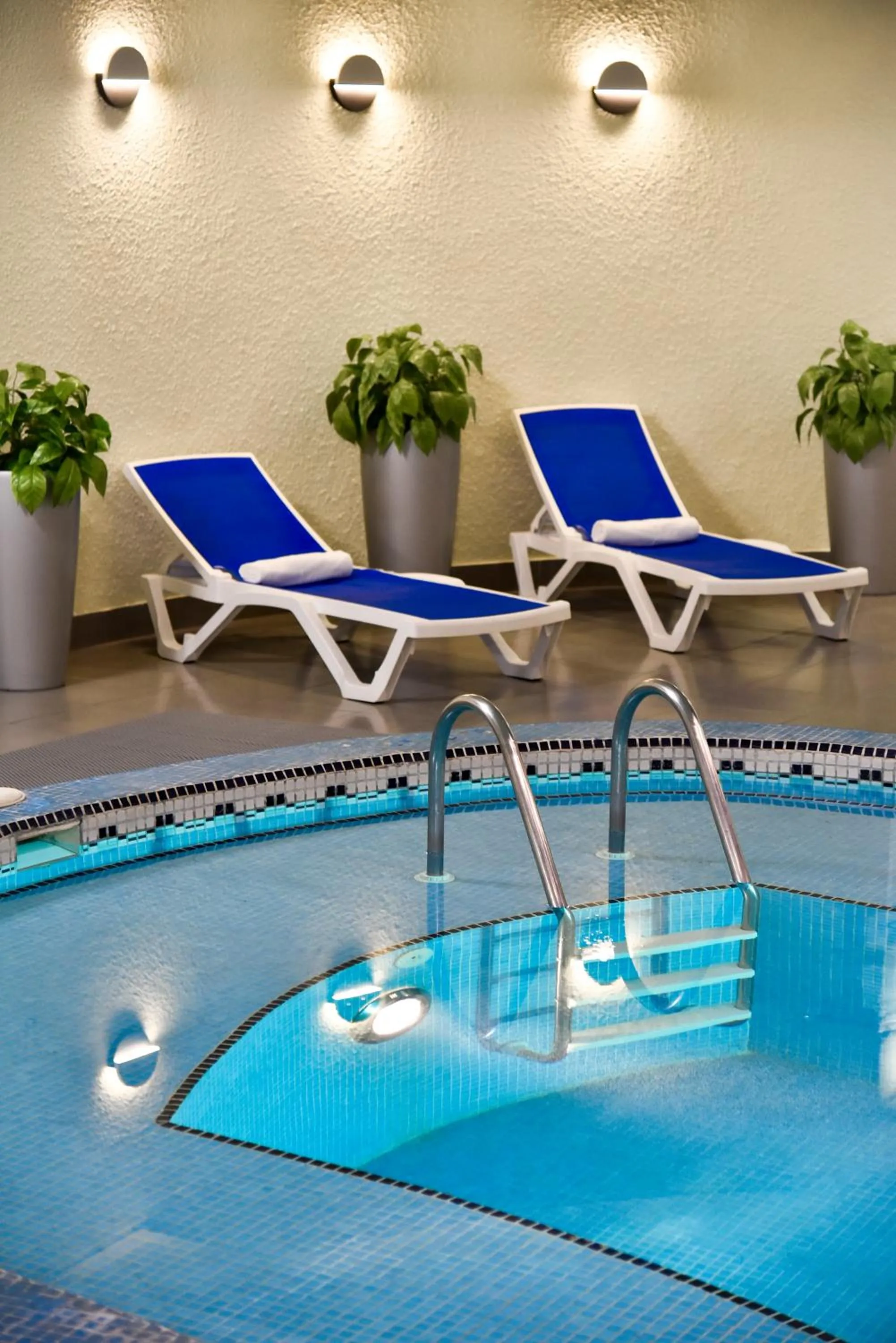 Swimming pool in METROPOL HOTEL Yerevan