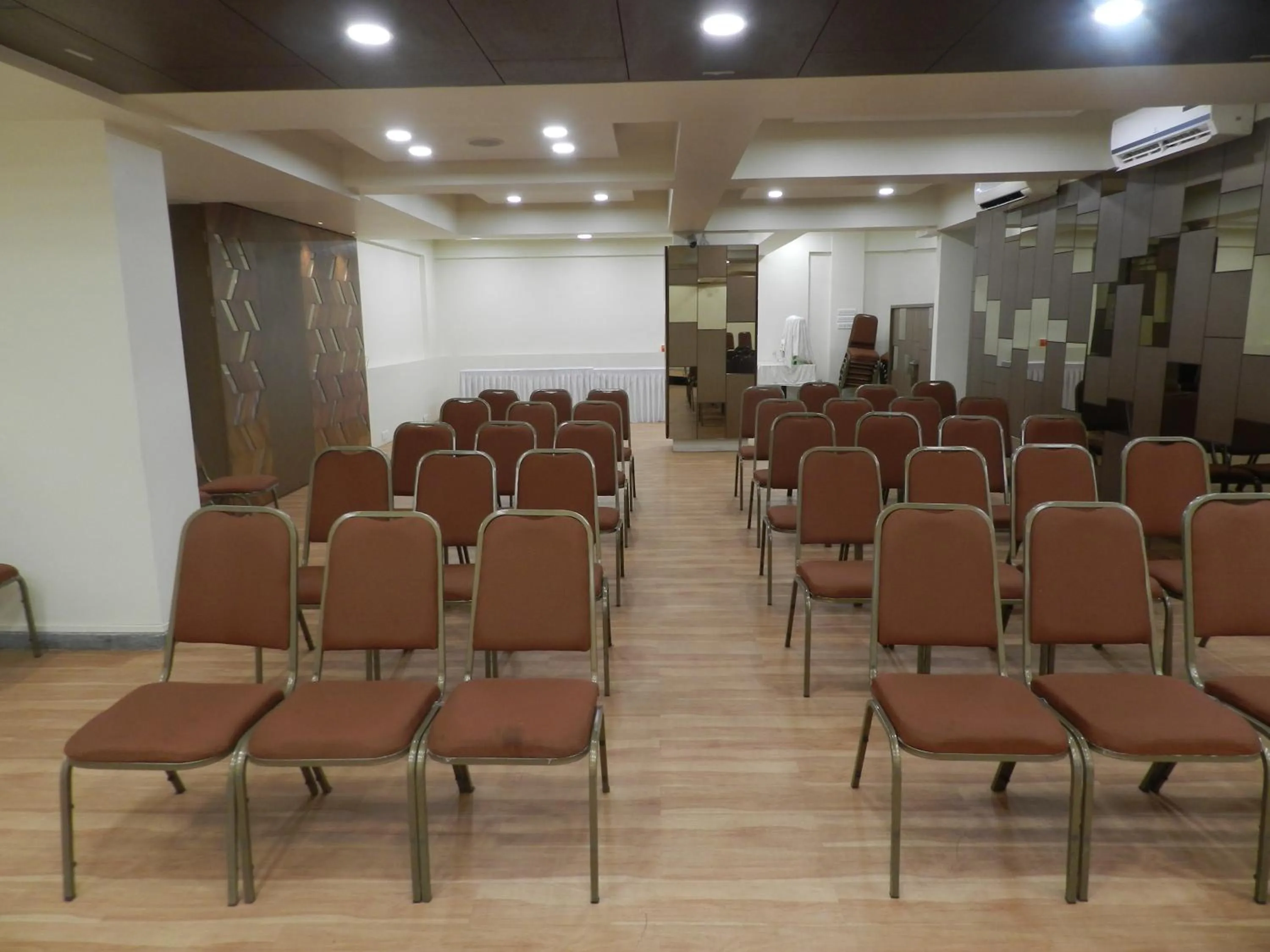 Business facilities in Hotel K Tree - A Boutique Hotel