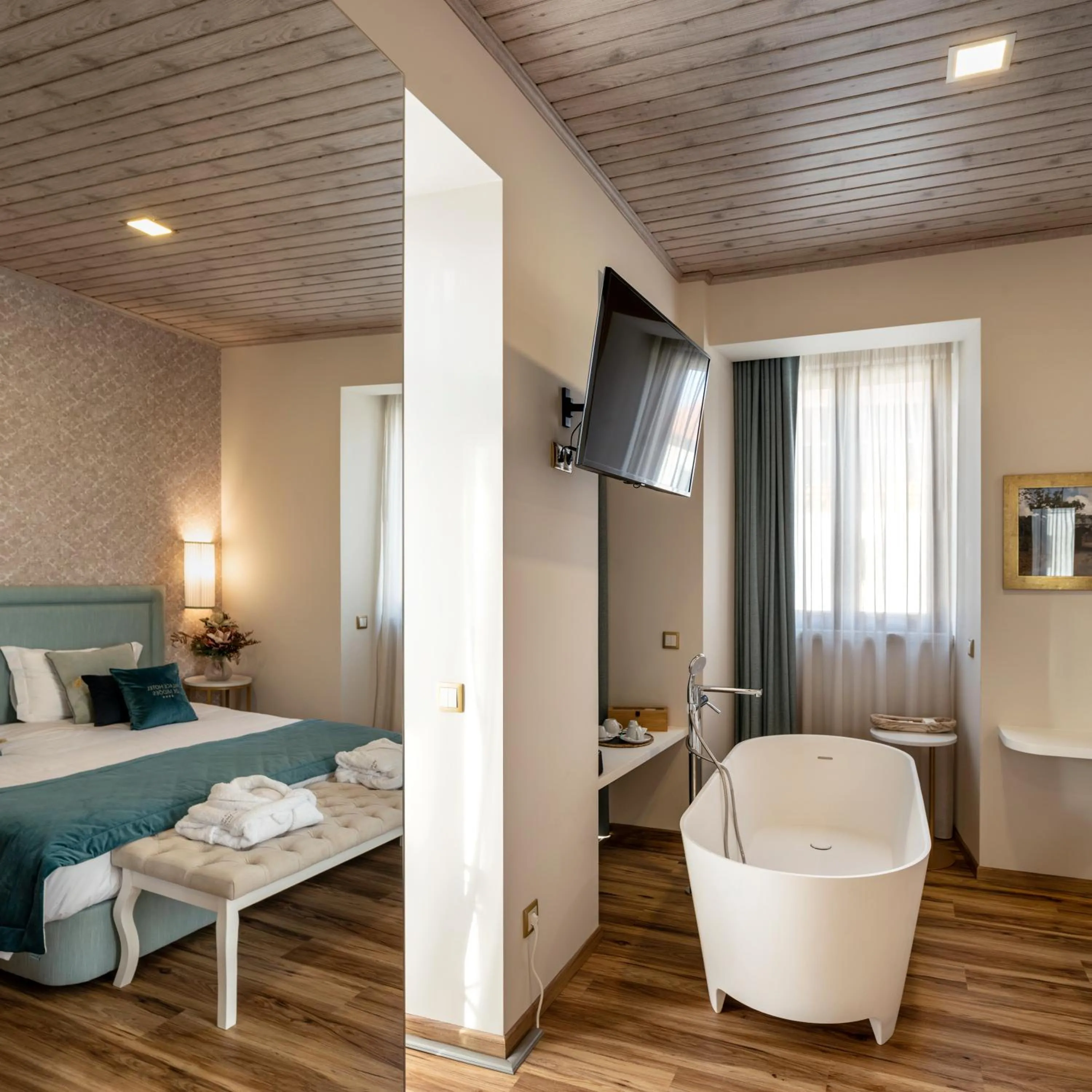 Bedroom, Bed in Palace Hotel de Midões