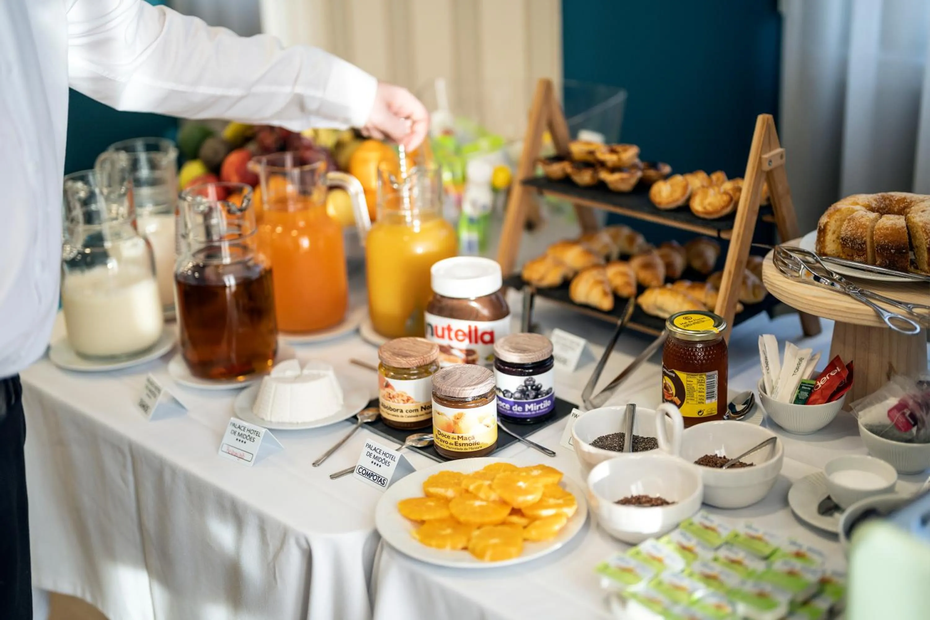 Continental breakfast in Palace Hotel de Midões