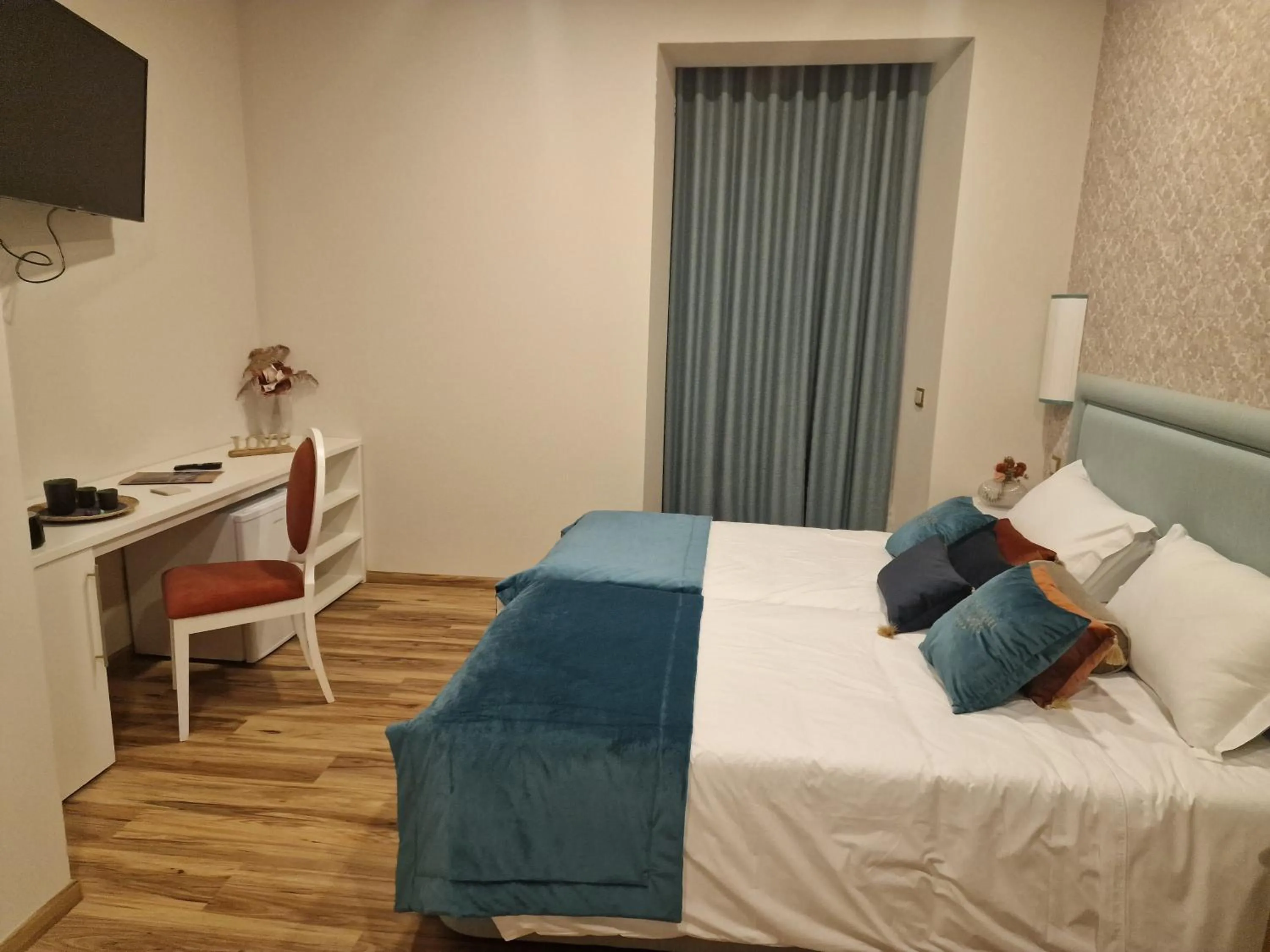 Seating area, Bed in Palace Hotel de Midões