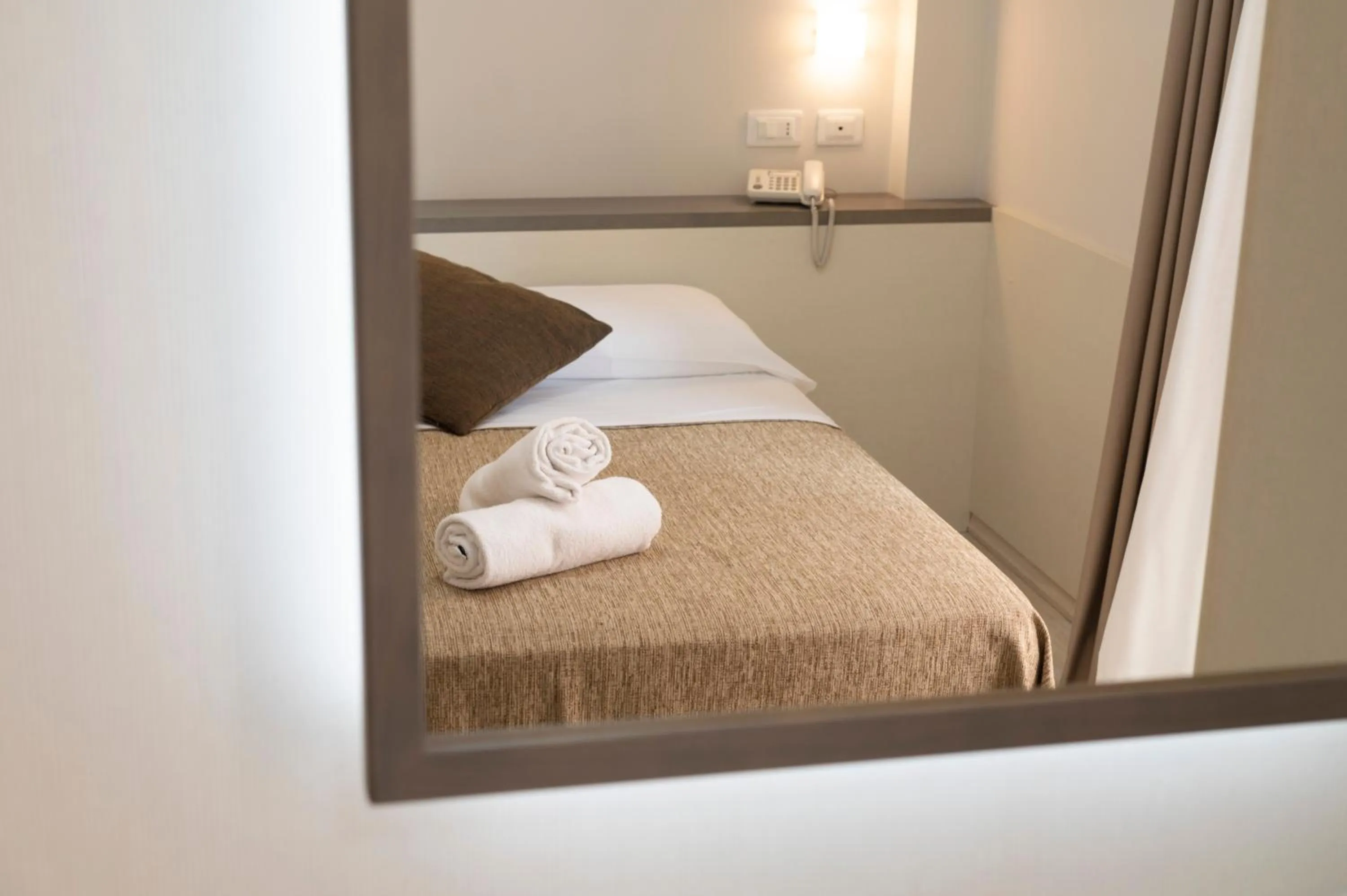 Bedroom, Bed in Echotel