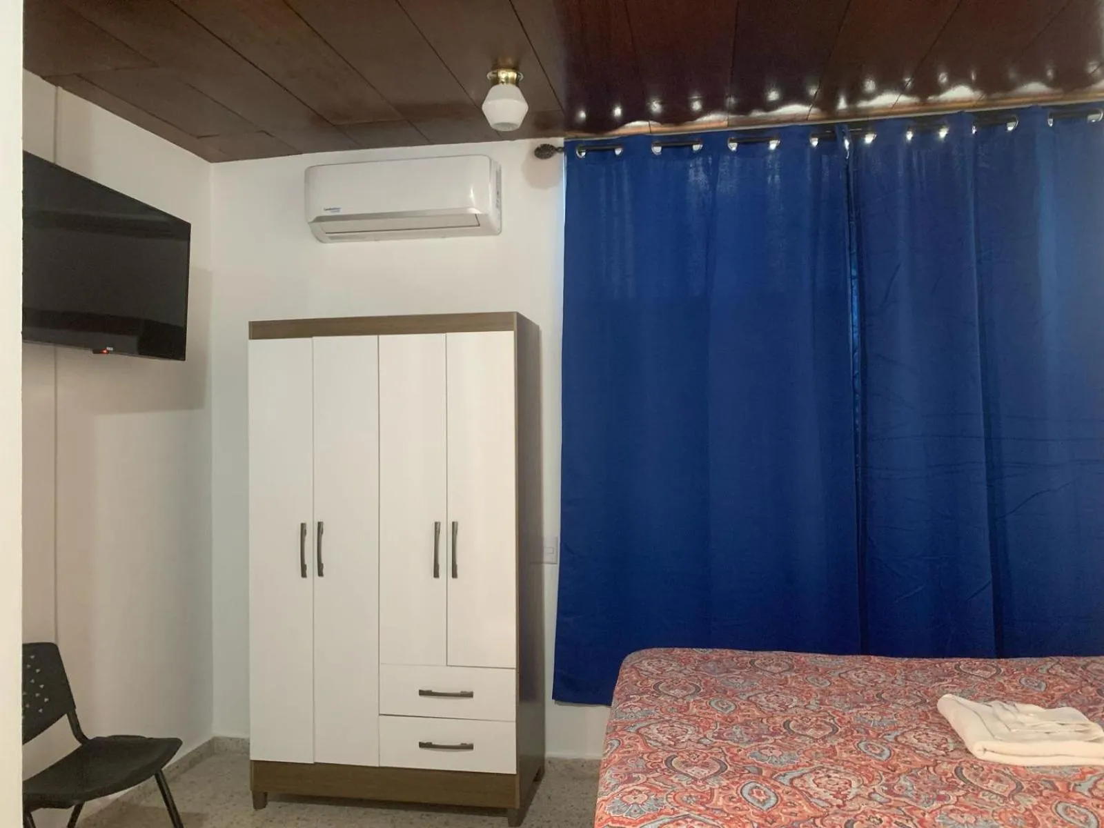 Bed in Volcano Hostal y Restaurante