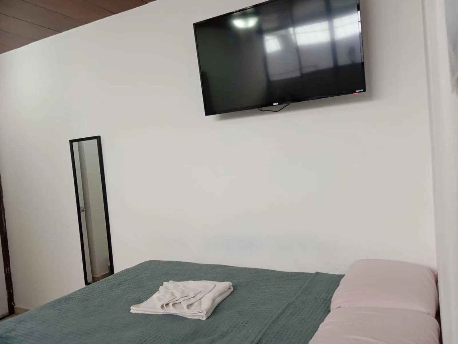 Bed in Volcano Hostal y Restaurante