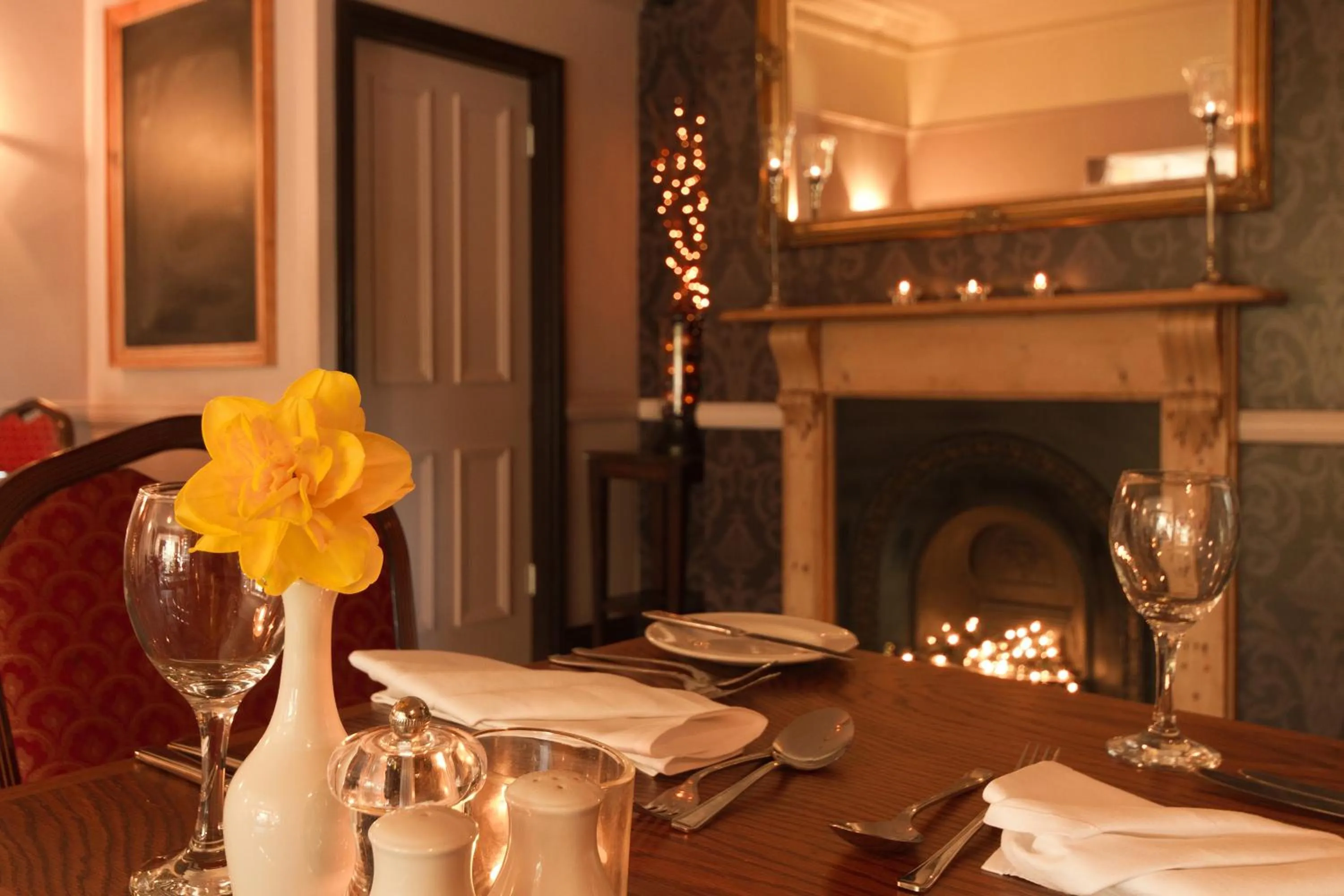 Restaurant/places to eat in Stuart House Hotel