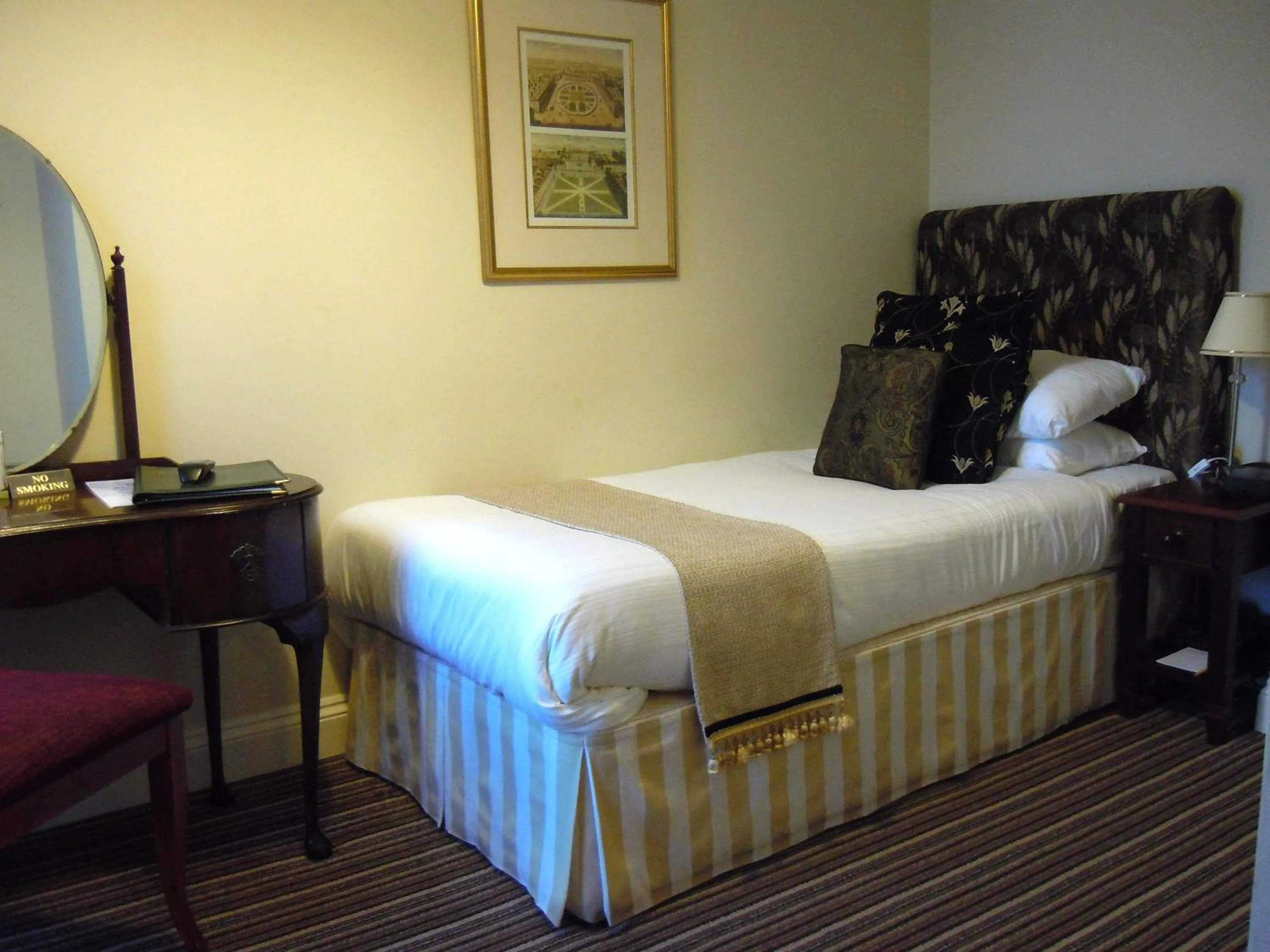 Bed in Stuart House Hotel