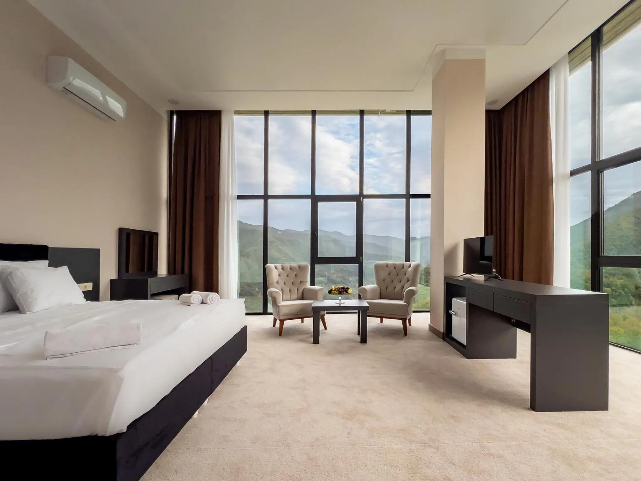 Bed in Chateau Milisi