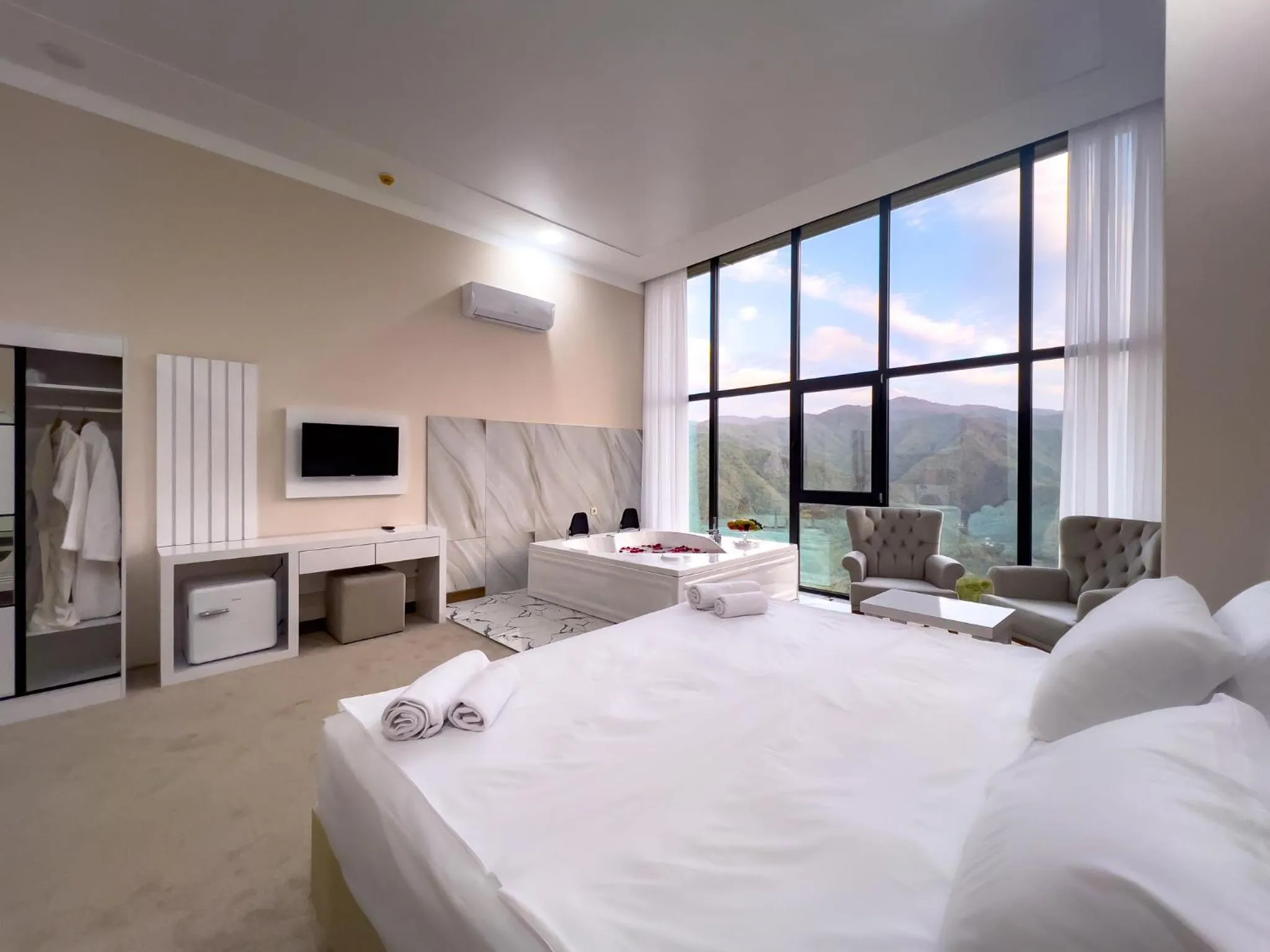 Bed in Chateau Milisi