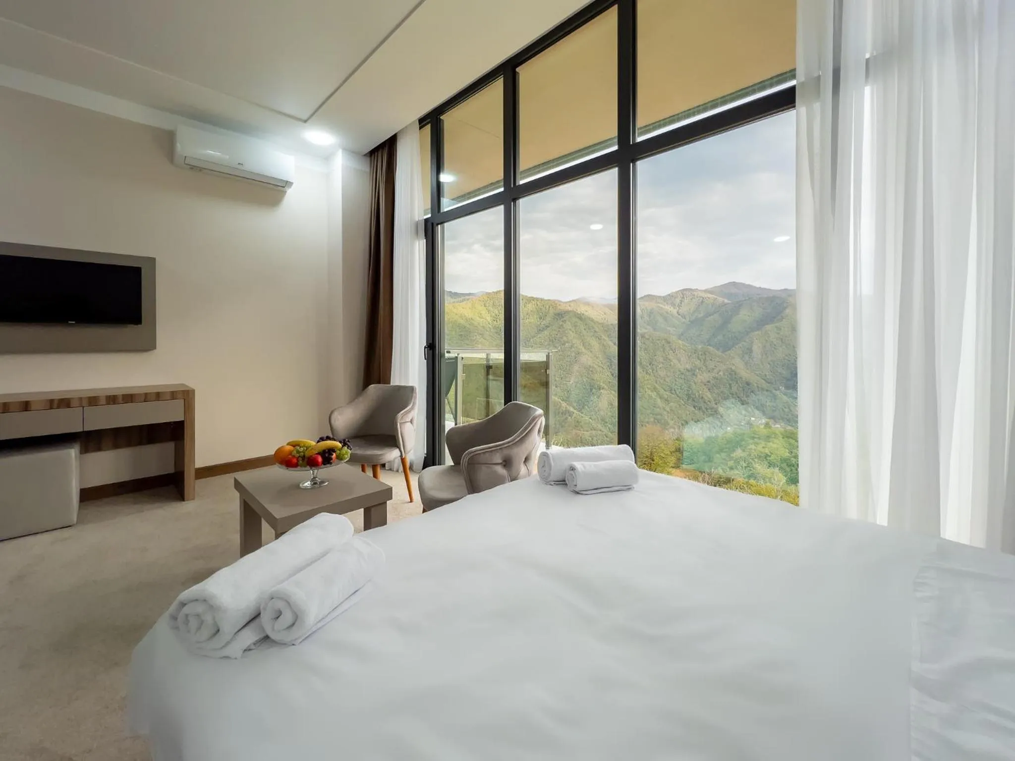 Bed in Chateau Milisi