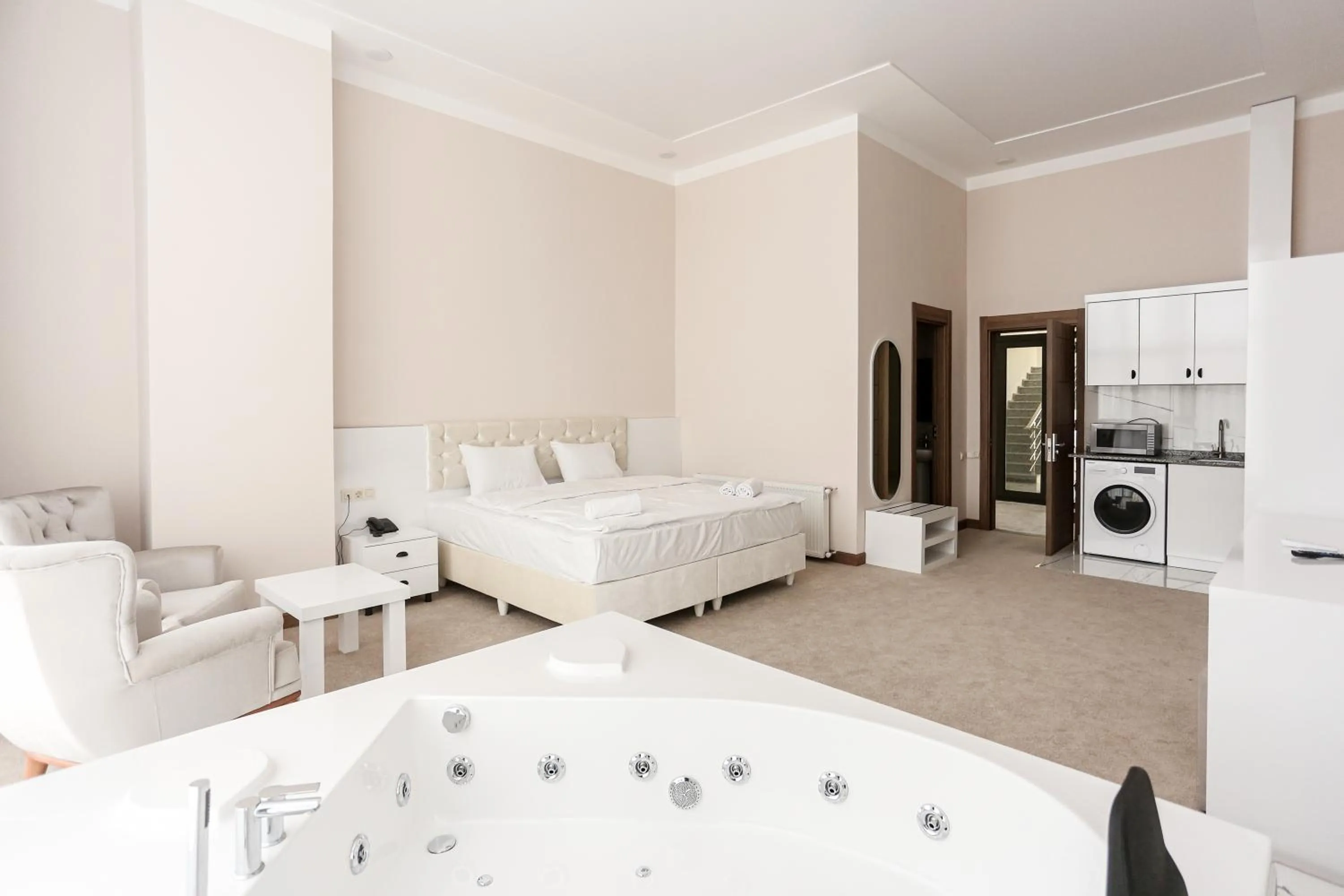 Bedroom, Bed in Chateau Milisi