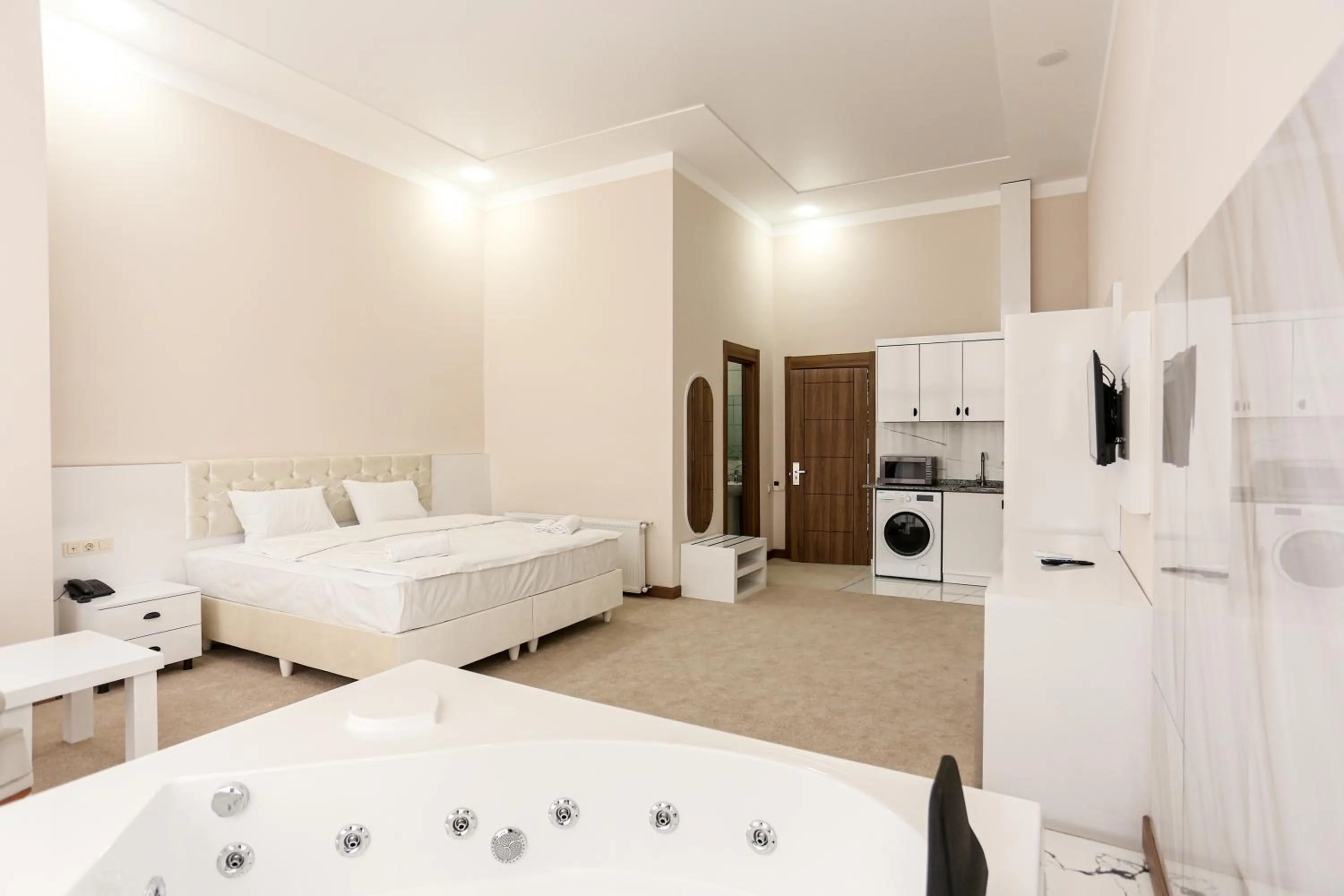 Bedroom, Bed in Chateau Milisi