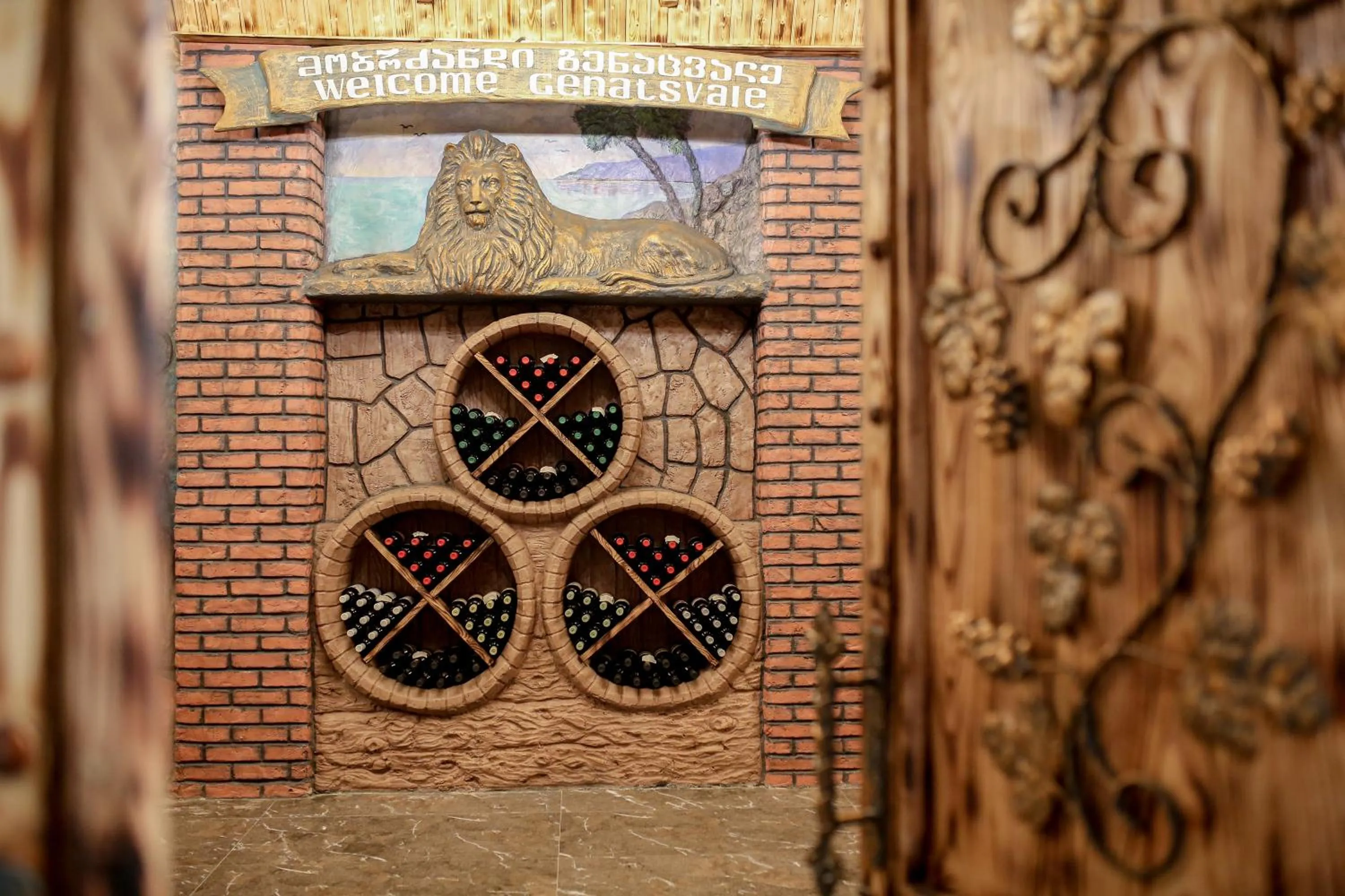 Property building in Chateau Milisi