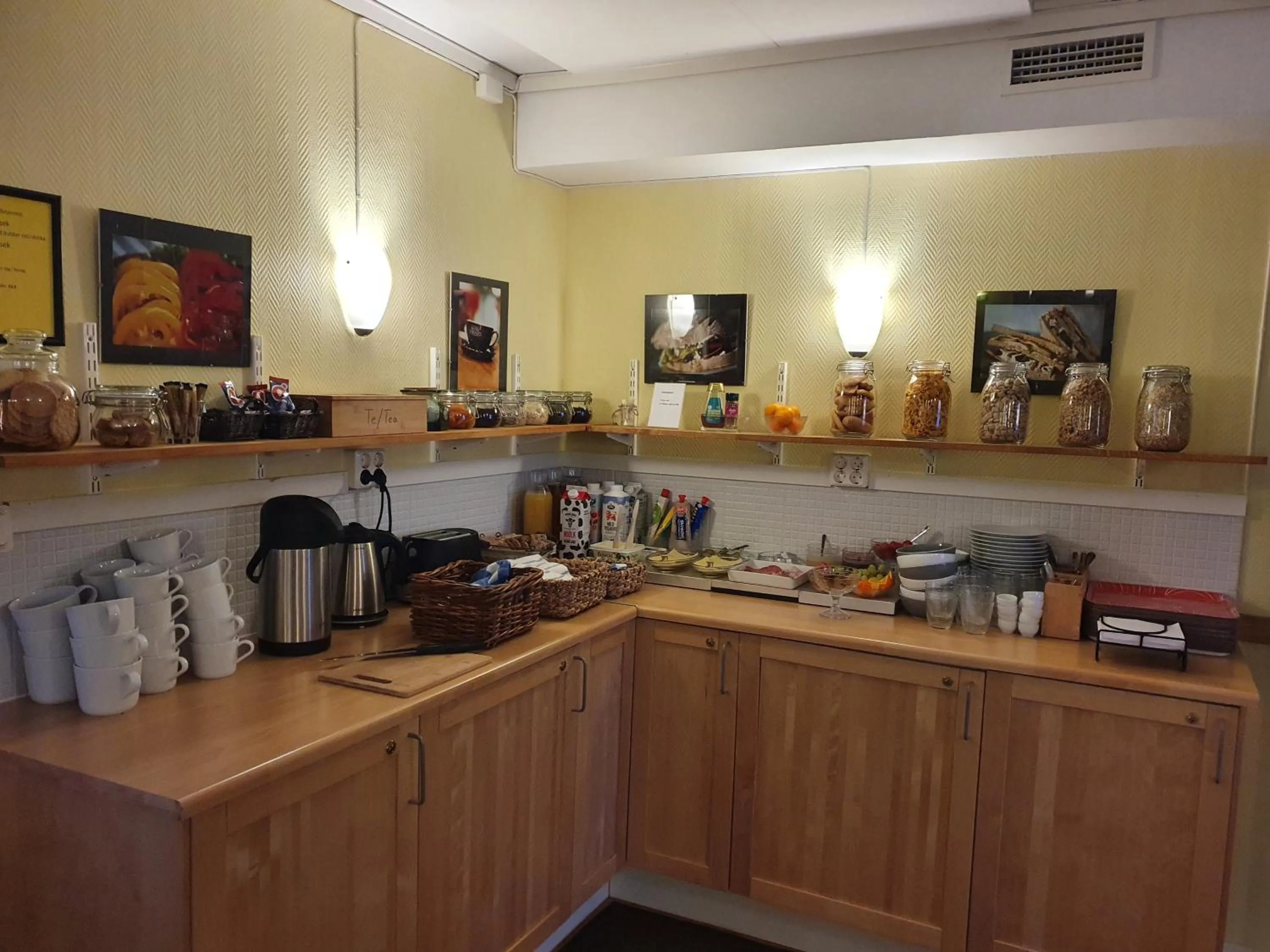 Breakfast in Hotell Zlafen Bed and Breakfast