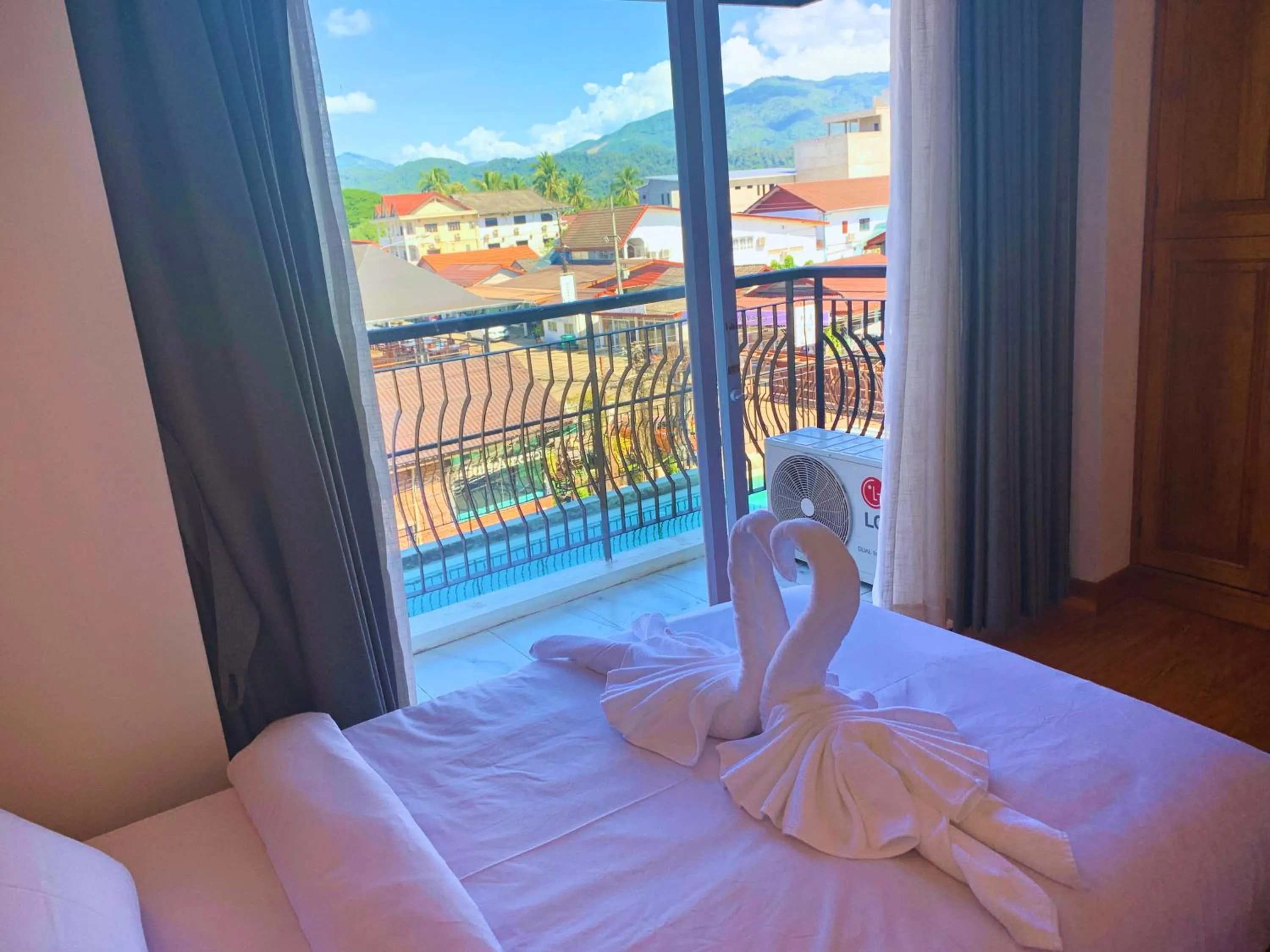 Mountain view in Oudomsin VangVieng Hotel