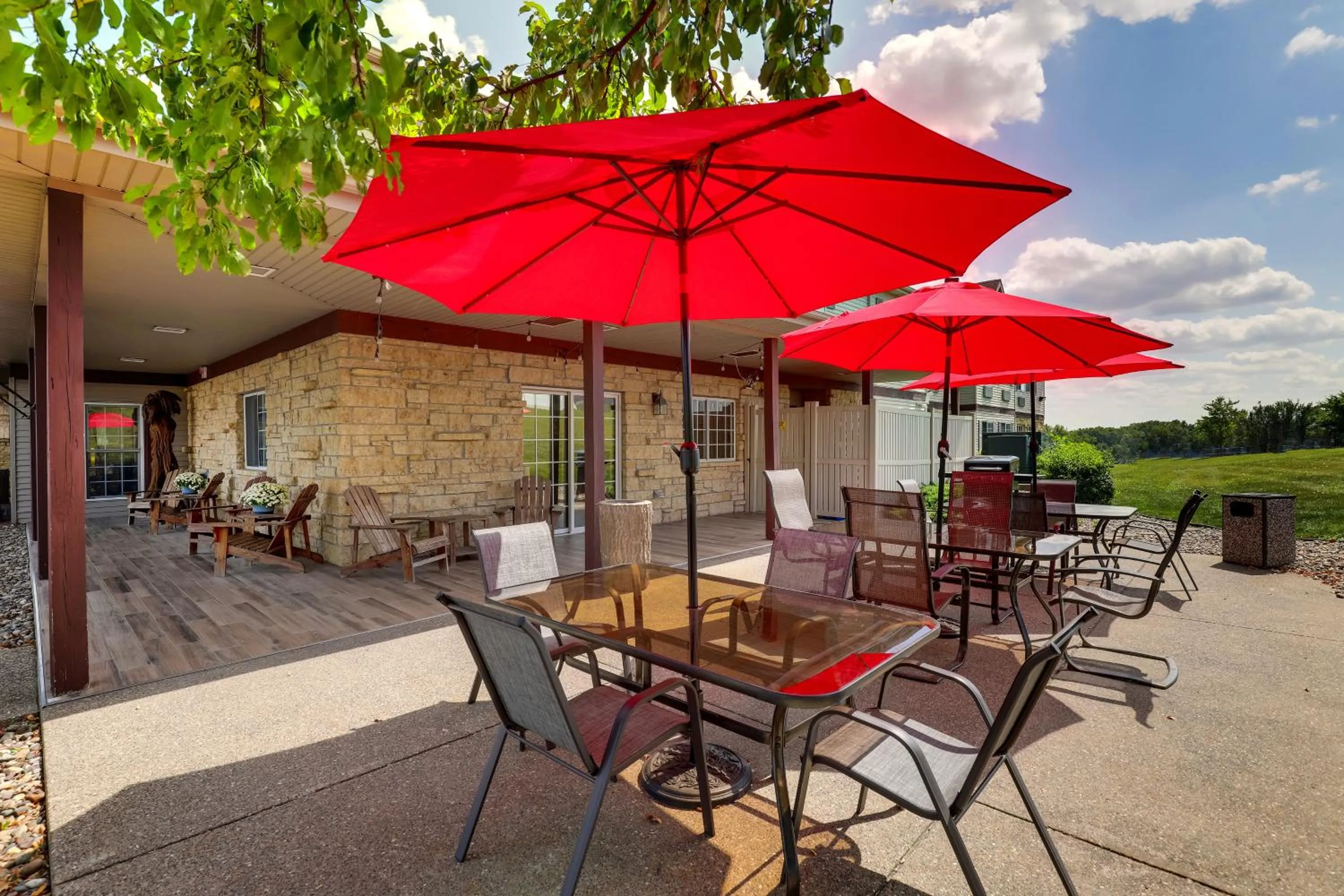 Patio in Stoney Creek lnn Galena