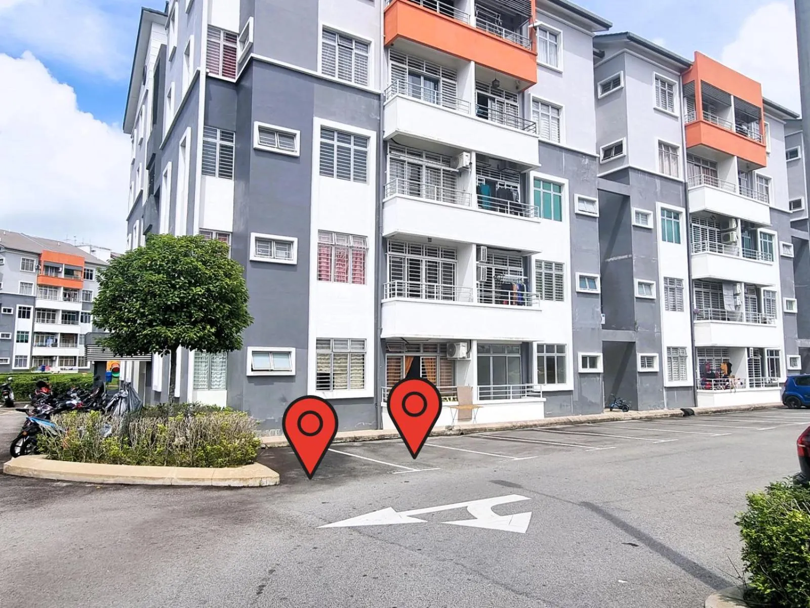 Parking in Homestay D'Casa, Apartment In Sepang, KLIA