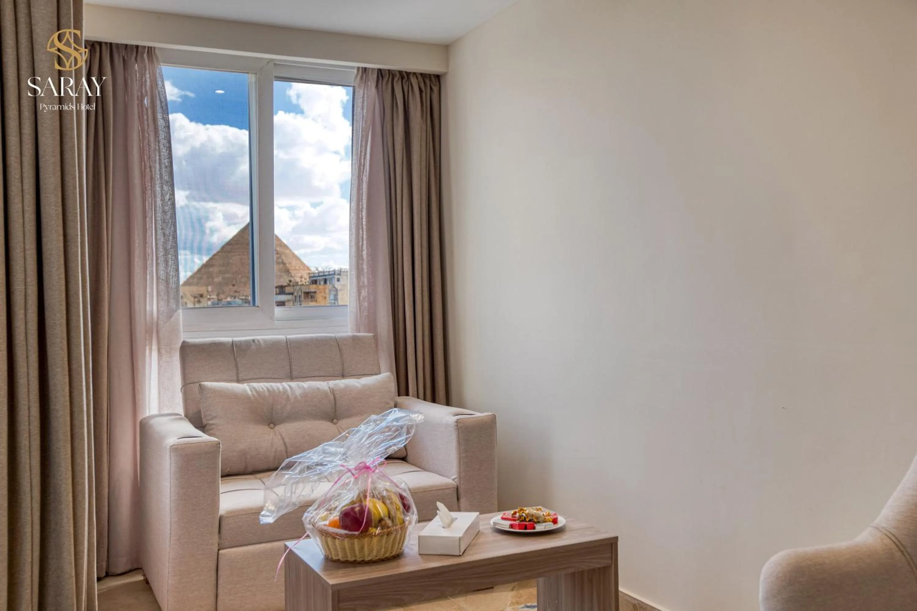 Bed in Saray Pyramids & Museum View Hotel