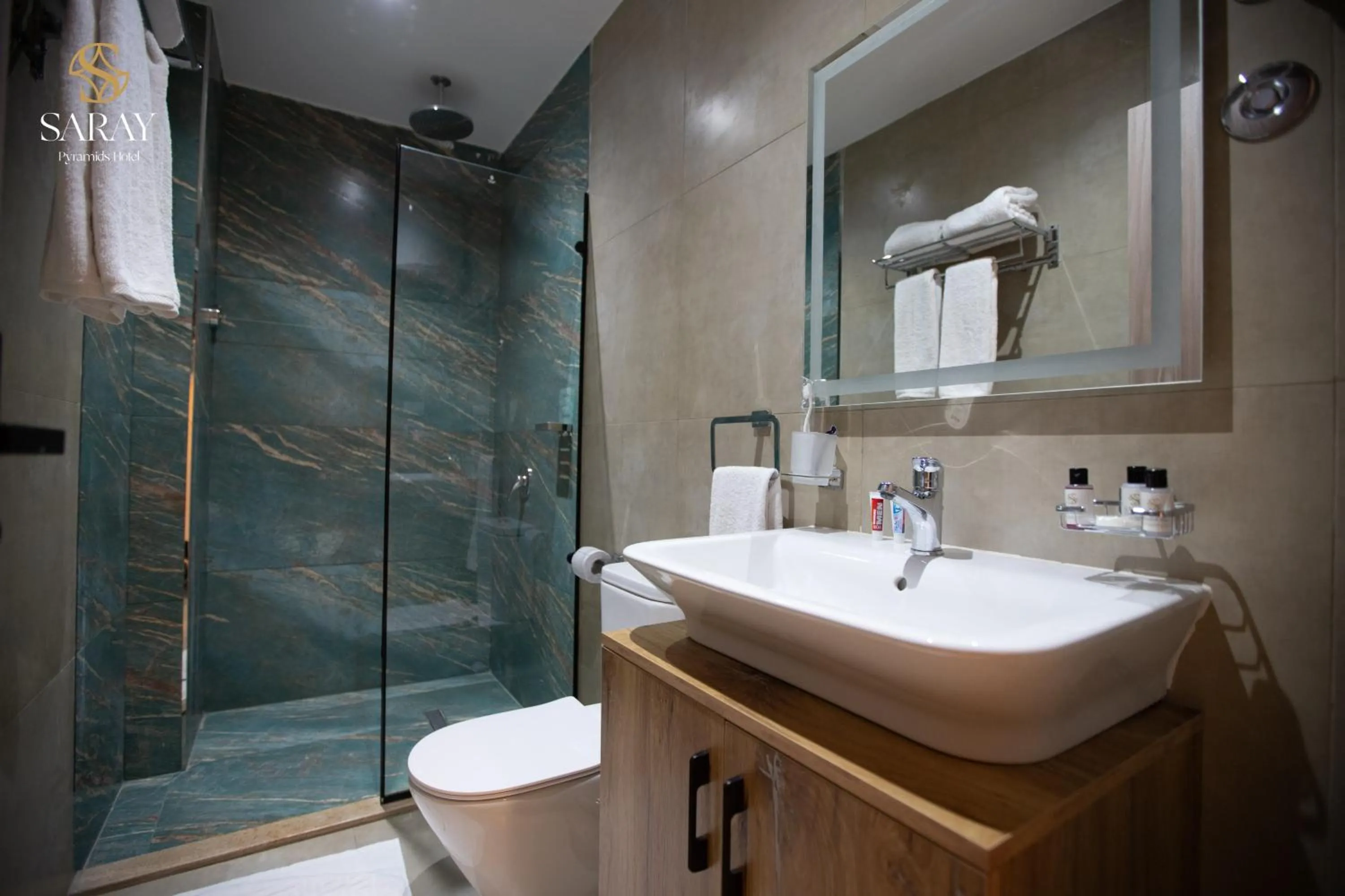 Shower in Saray Pyramids & Museum View Hotel