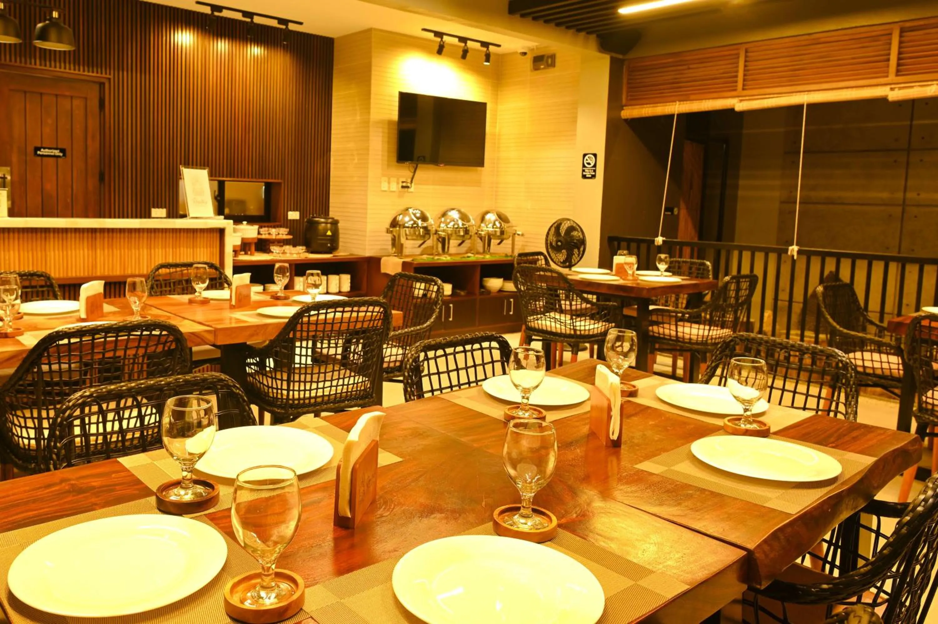 Restaurant/places to eat in ISORA RESORT Puerto Galera