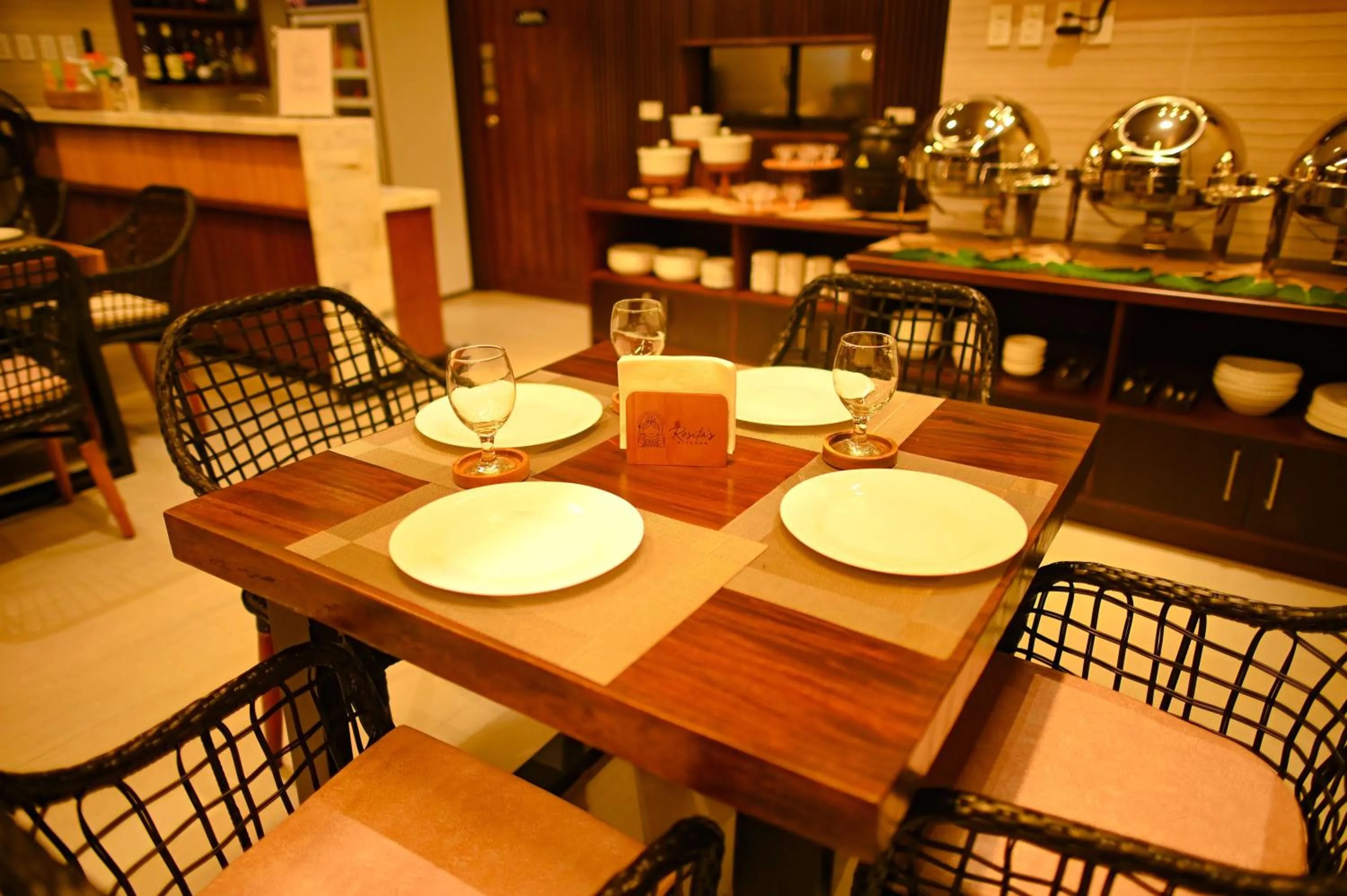 Restaurant/places to eat in ISORA RESORT Puerto Galera