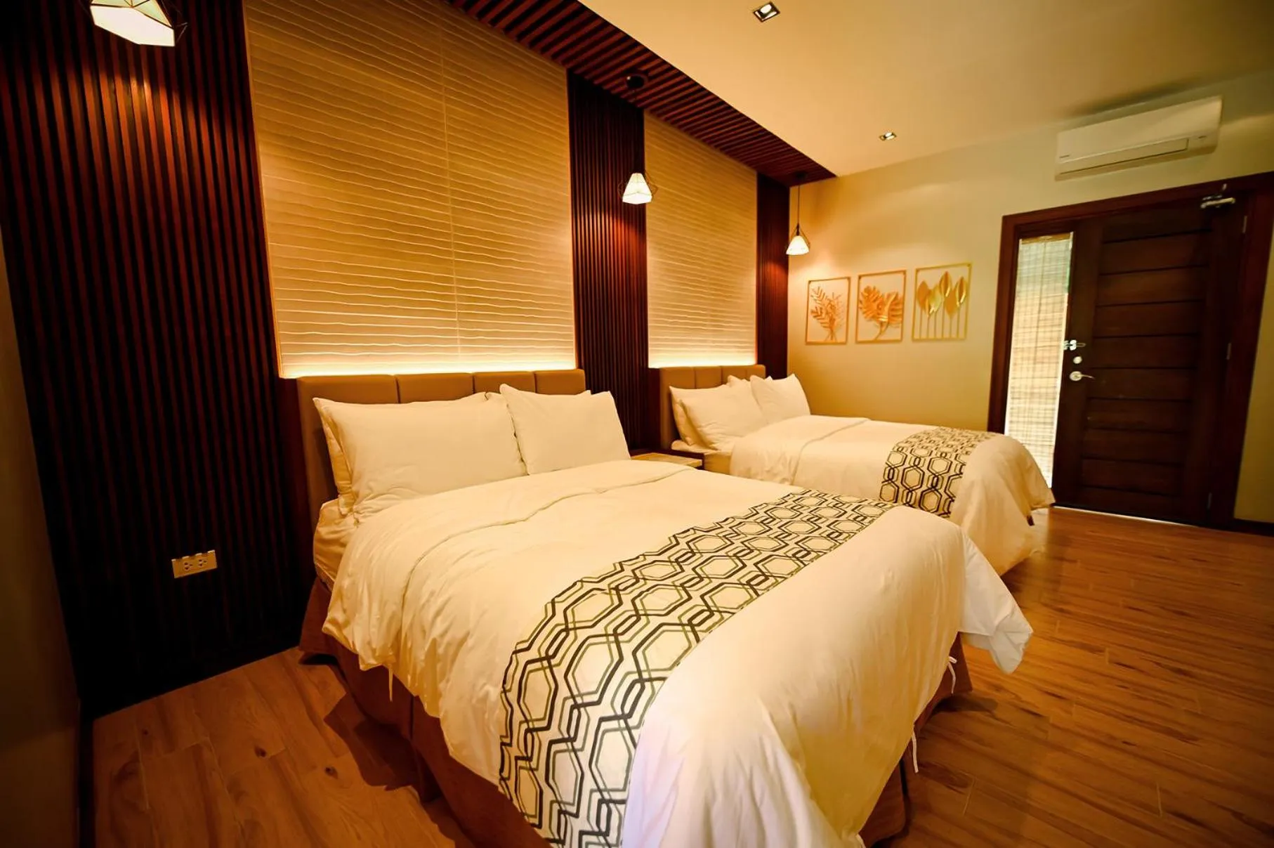 Bed in ISORA RESORT Puerto Galera