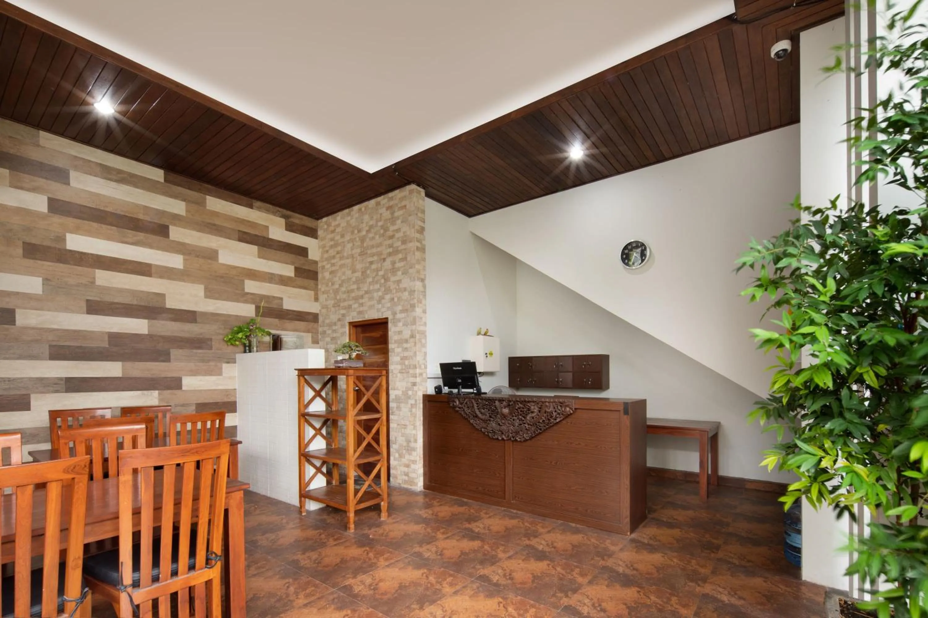 Lobby or reception in Jineswari Kuta by Kamara