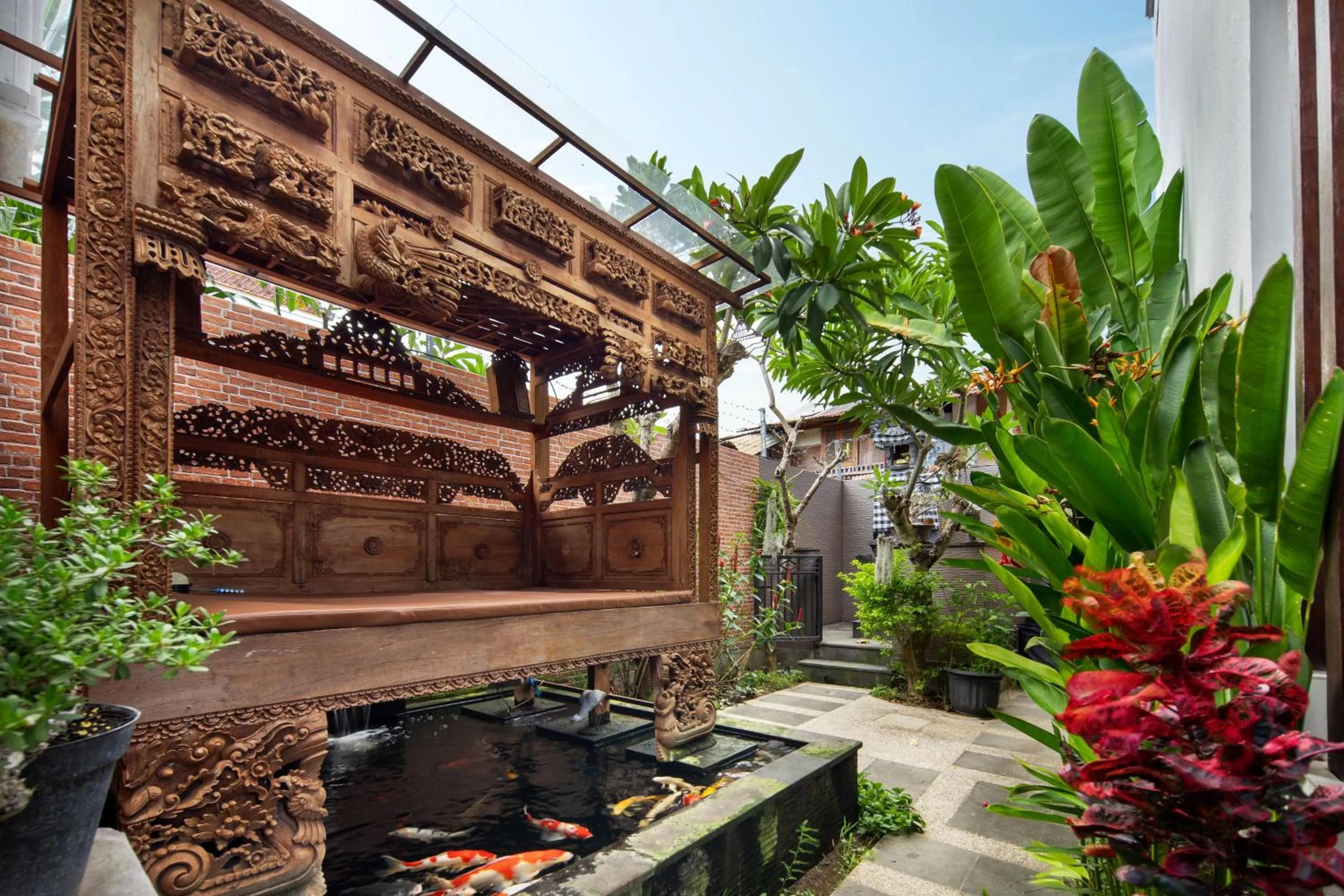 Garden view in Jineswari Kuta by Kamara