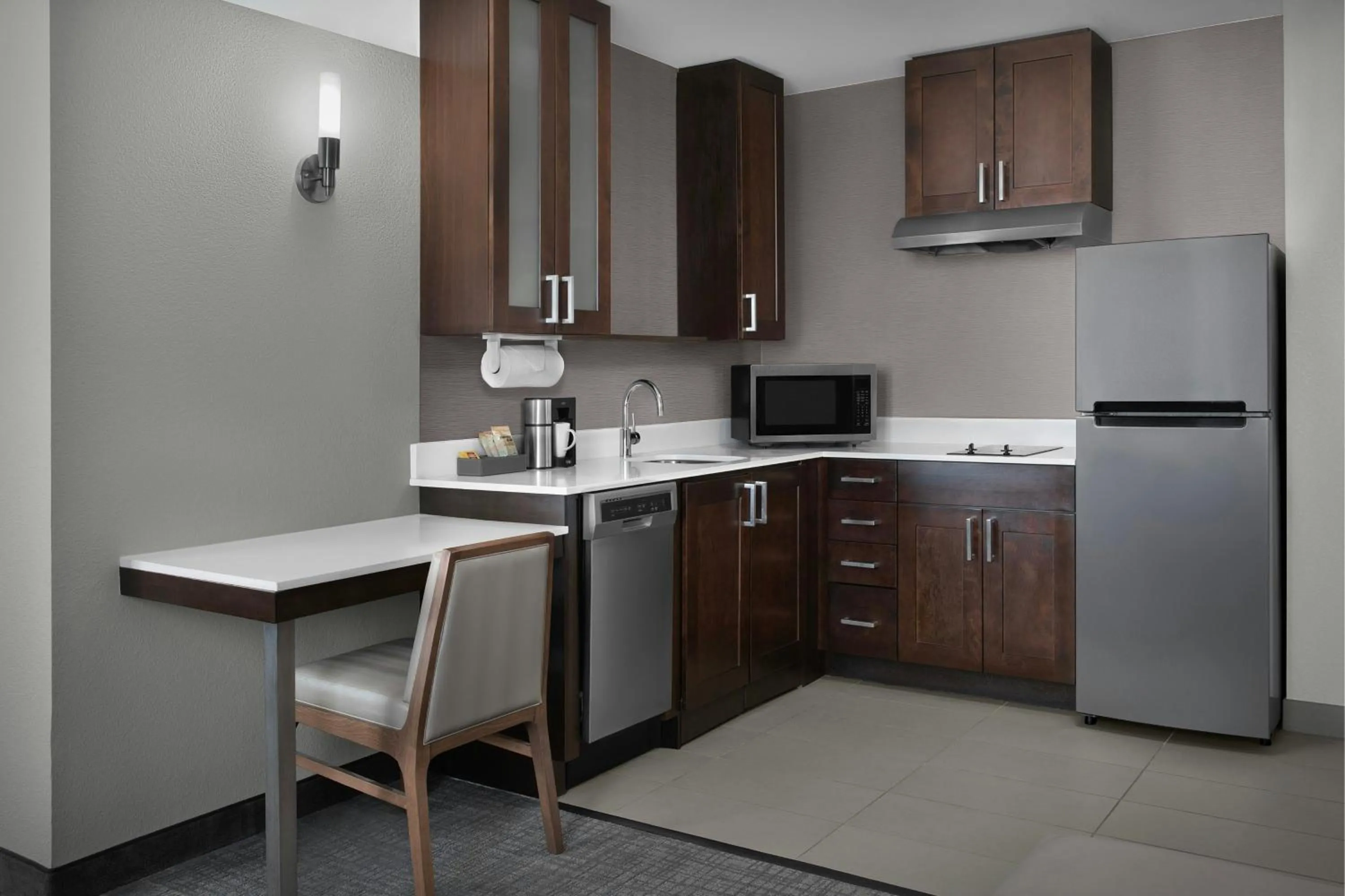 Kitchen or kitchenette in Residence Inn by Marriott Fort Lauderdale Airport & Cruise Port