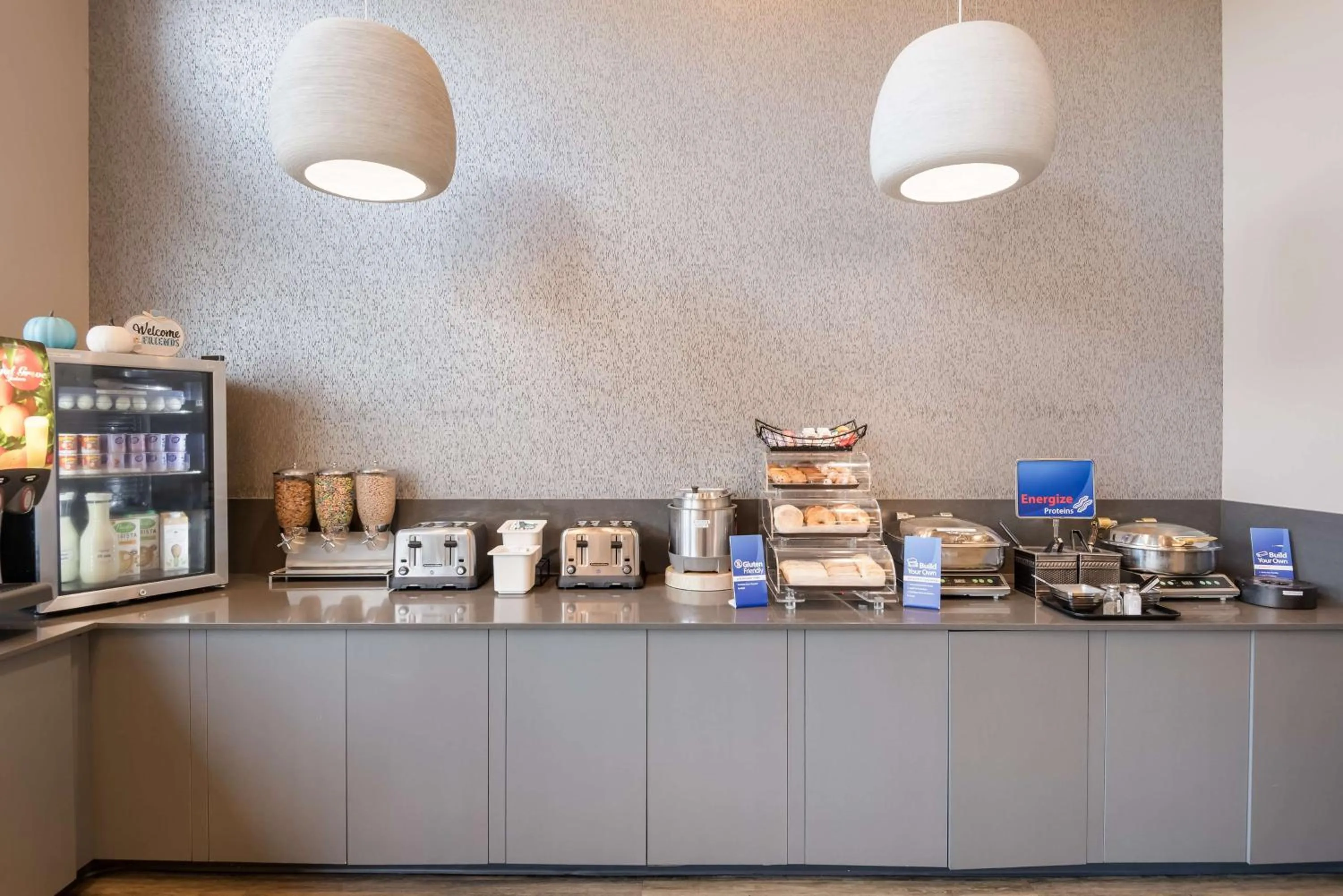 Breakfast in Best Western New Oregon Motel