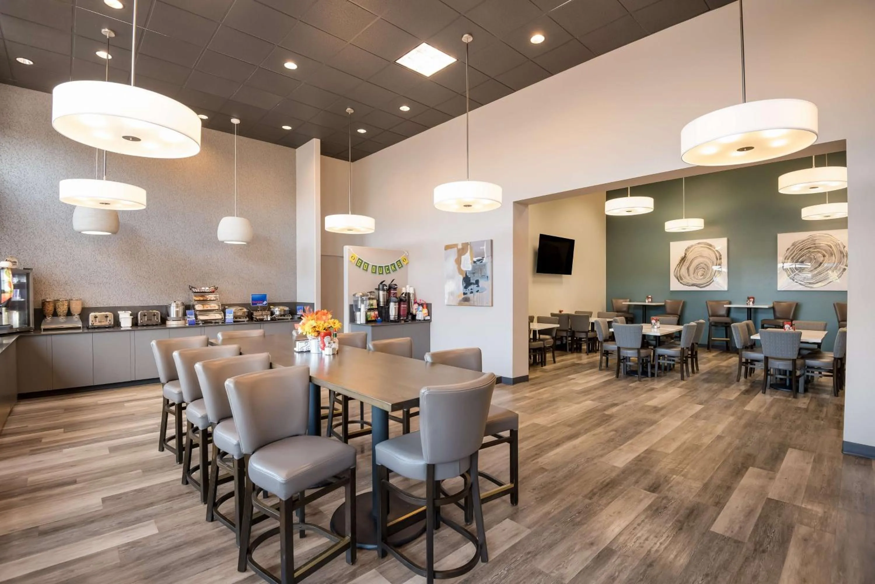 Breakfast in Best Western New Oregon Motel