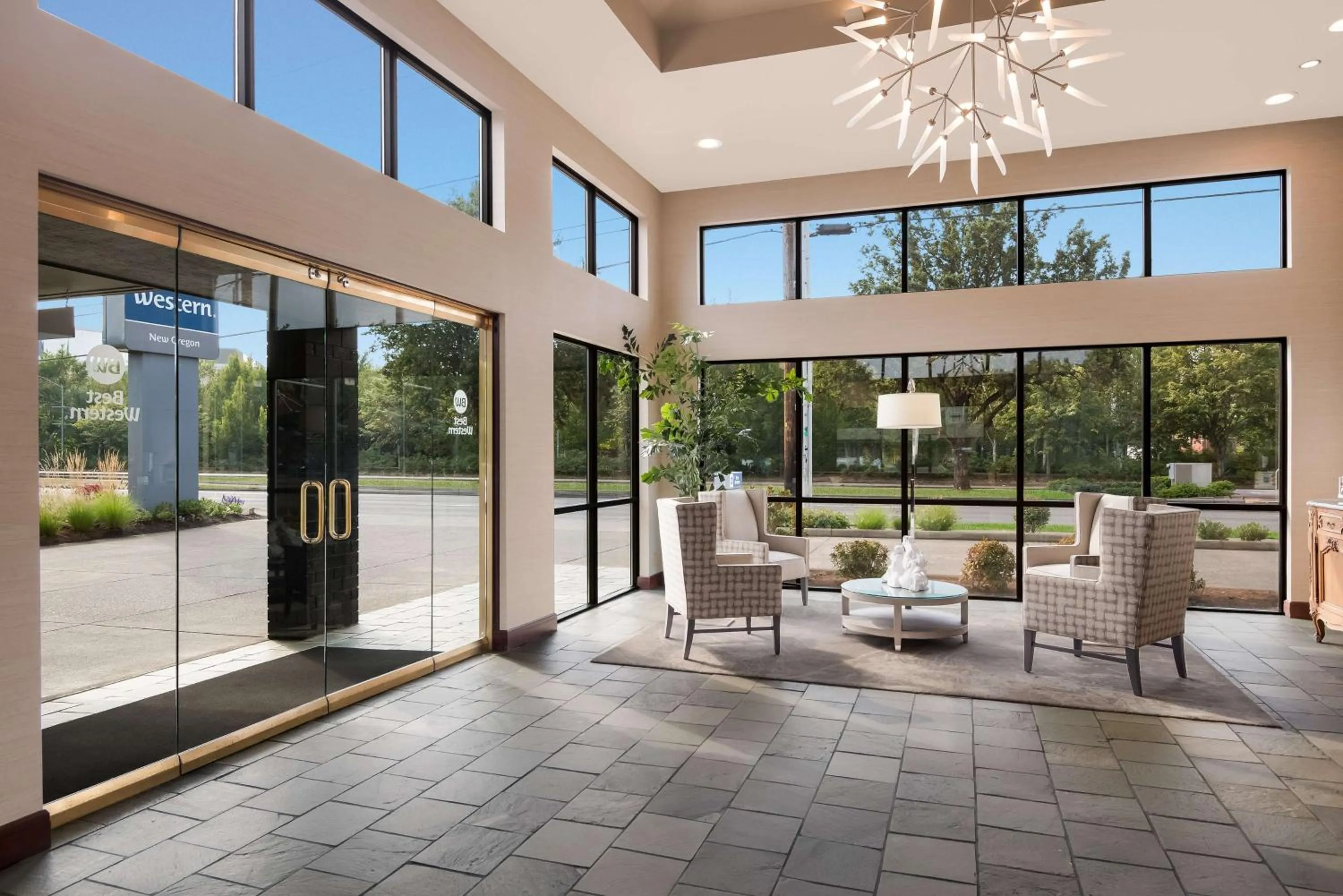 Lobby or reception in Best Western New Oregon Motel