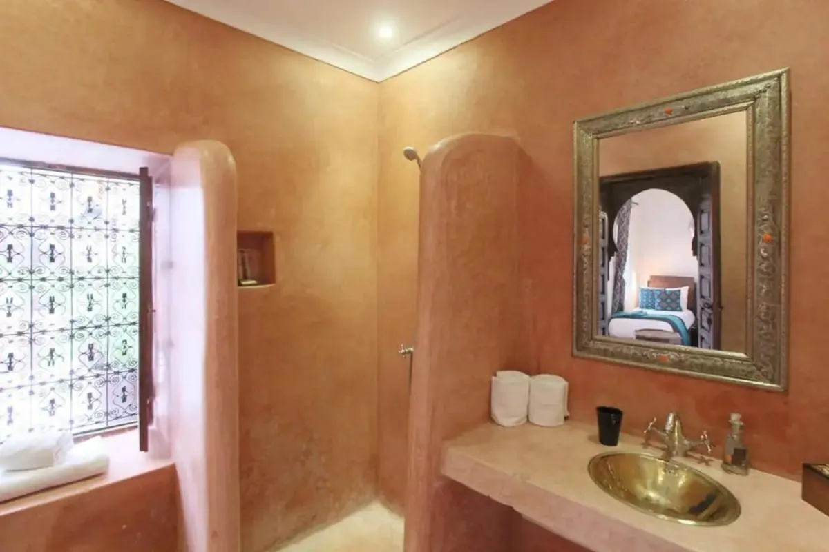 Shower in Riad of the Moon