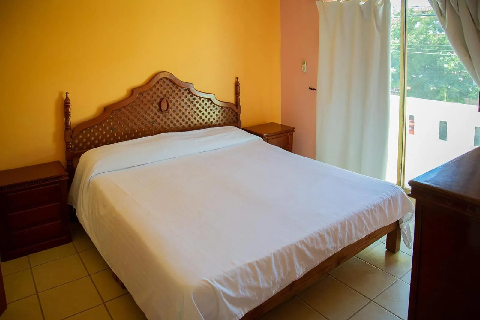 Bed in Garimar Condominios en San Carlos