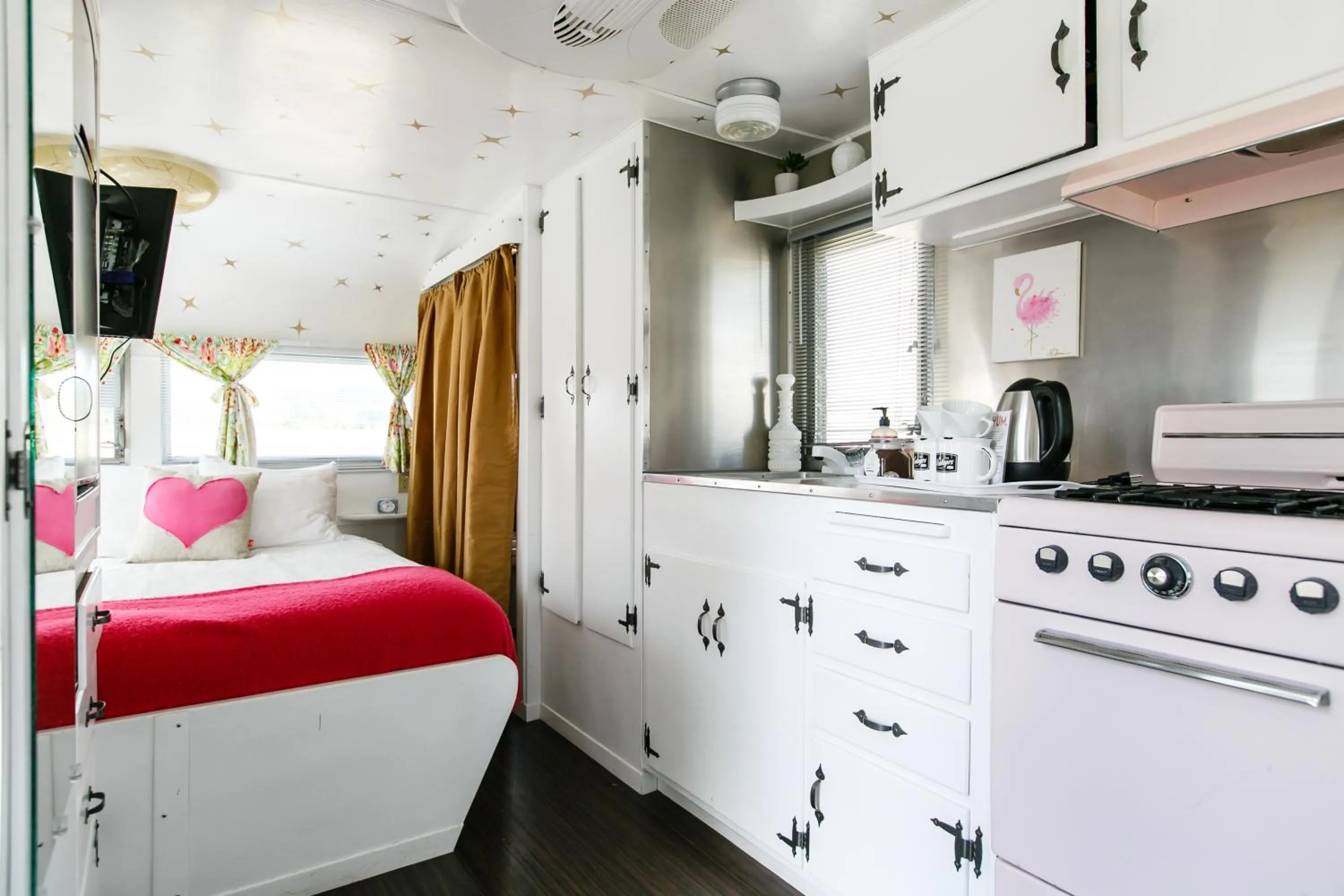 Bed in The Vintages Trailer Resort