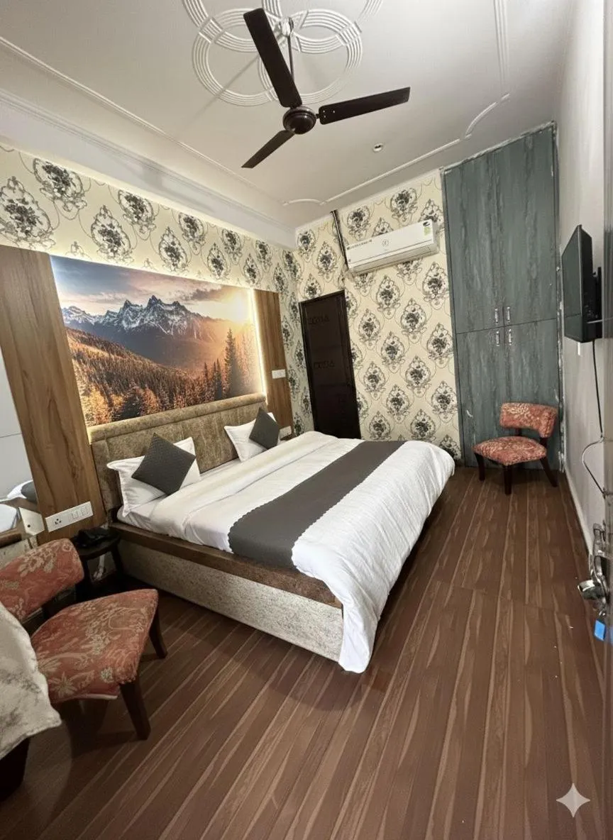 Bed in HOTEL SHREE KANHA