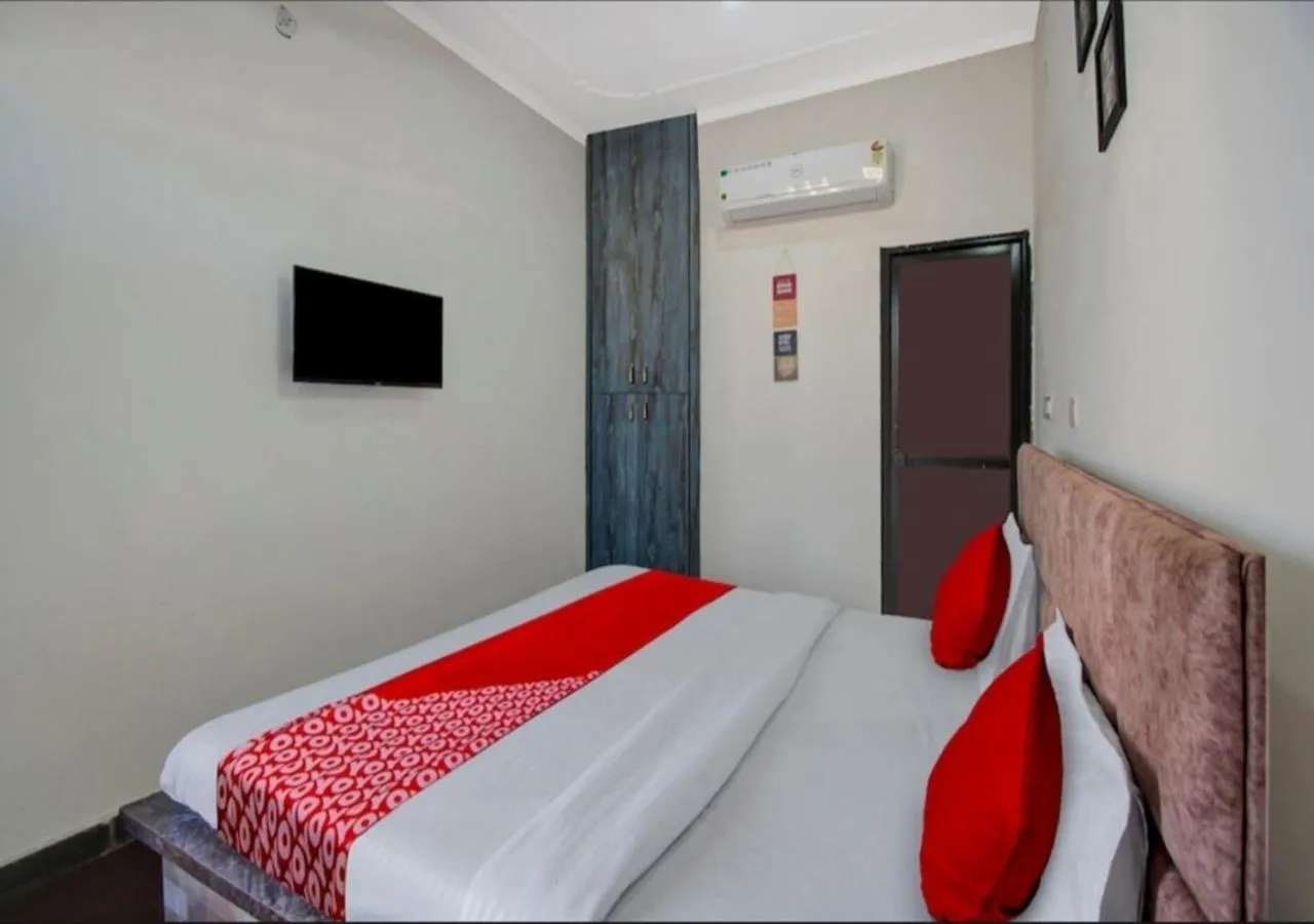 Bed in HOTEL SHREE KANHA