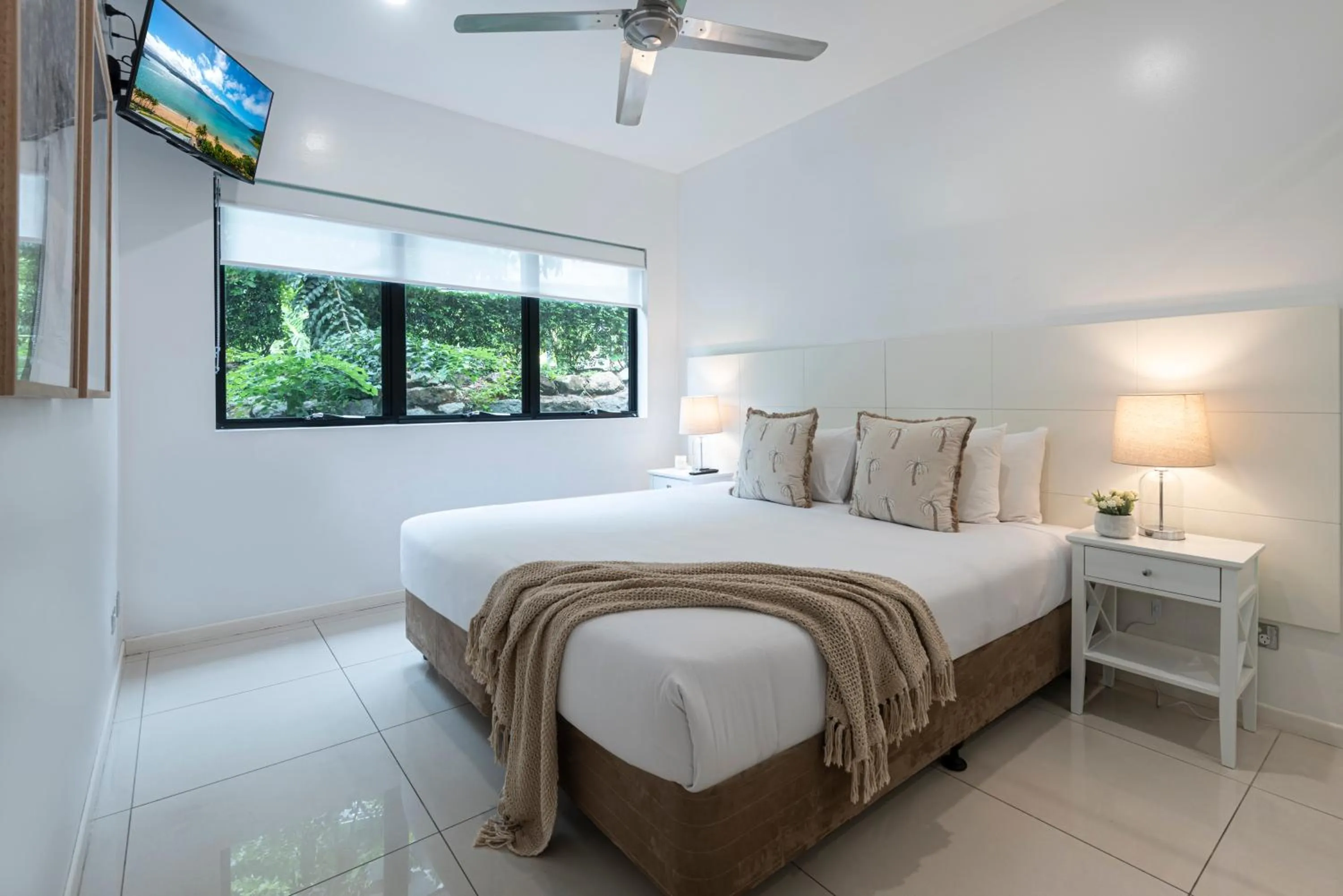 Bedroom, Bed in Pinnacle Apartments on Hamilton Island by HIHA
