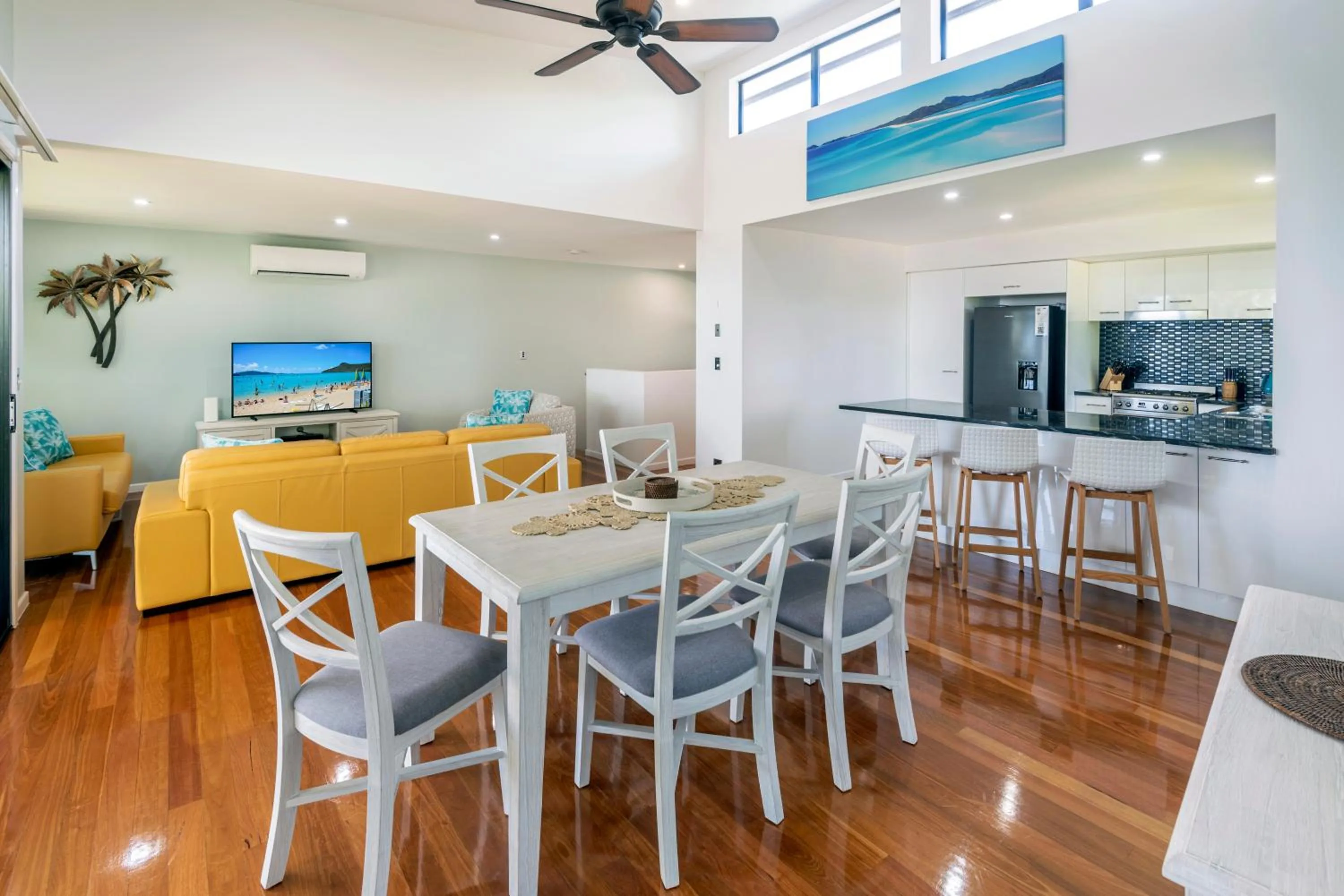 Dining area in Pinnacle Apartments on Hamilton Island by HIHA