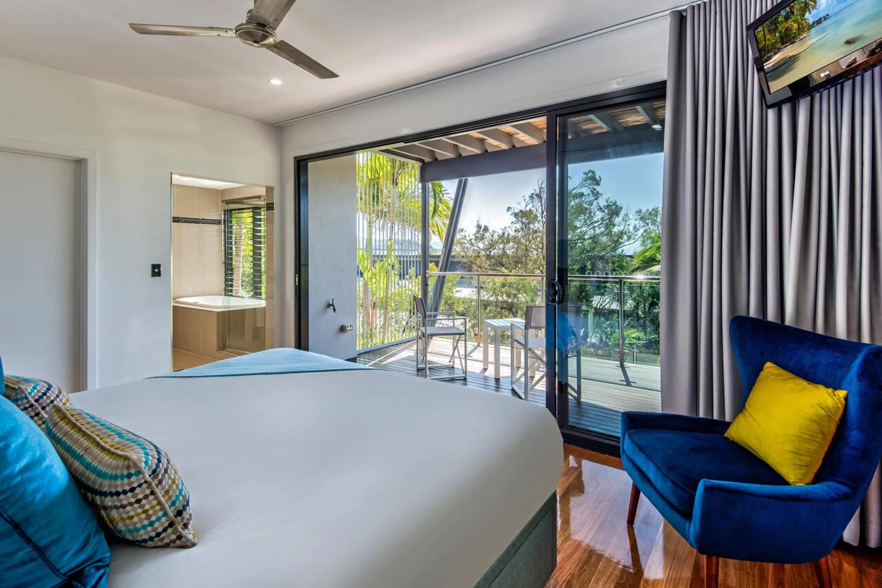 Bedroom, Bed in Pinnacle Apartments on Hamilton Island by HIHA