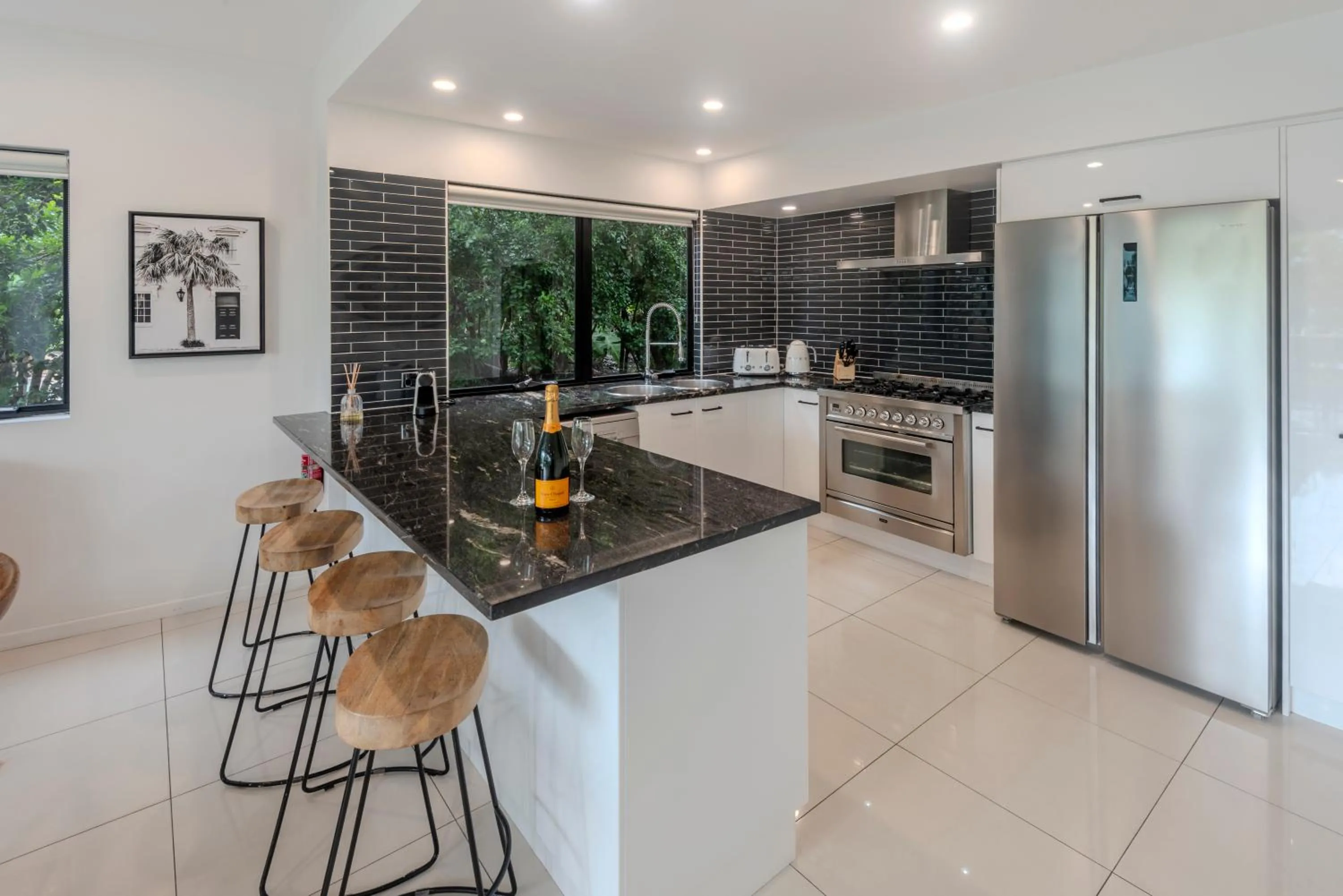 Kitchen or kitchenette in Pinnacle Apartments on Hamilton Island by HIHA